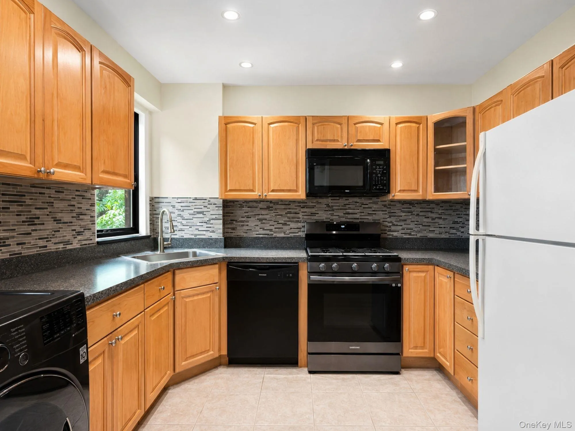 21-44 78 Street, New York, NY, 2 Bedrooms Bedrooms, 4 Rooms Rooms,1 BathroomBathrooms,Residential,For Rent,78,0,1012905 21-44 78 Street, New York, NY, 2 Bedrooms Bedrooms, 4 Rooms Rooms,1 BathroomBathrooms,Residential,For Rent,78,0,1012905