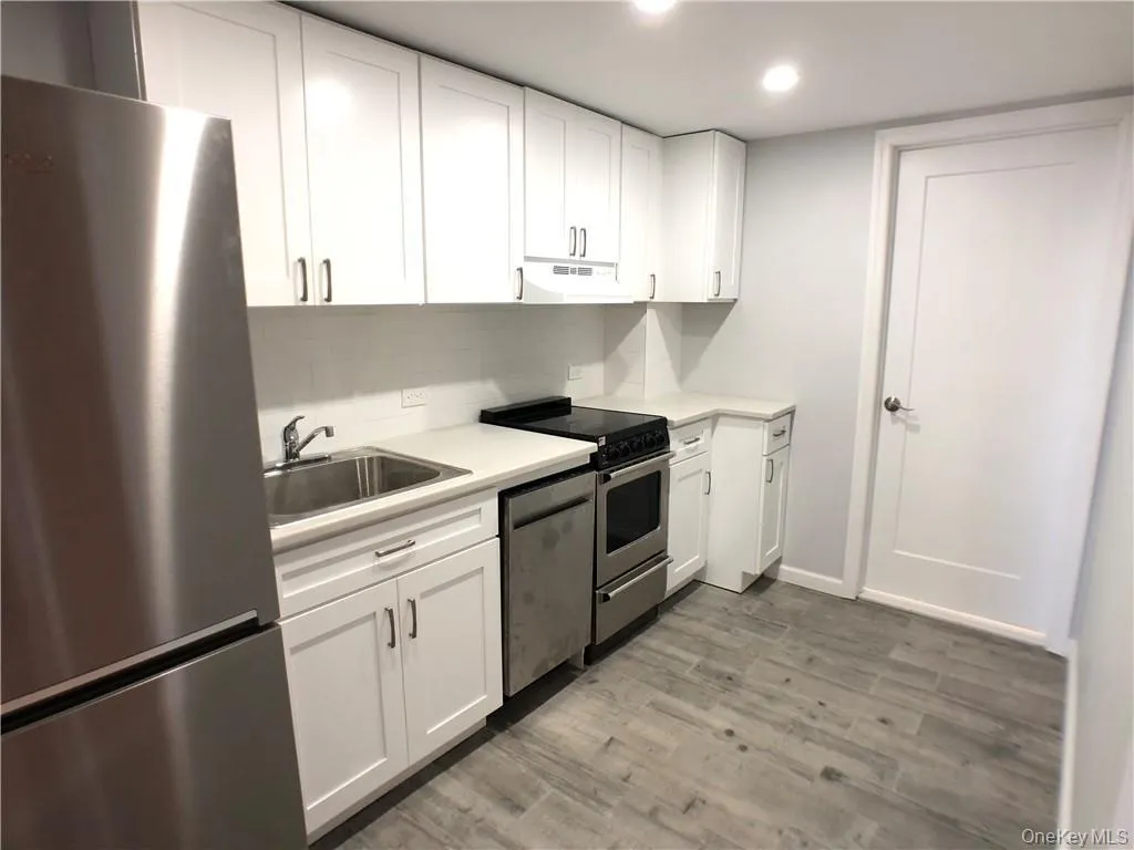 168-170 Myrtle Boulevard, Mamaroneck, NY, 3 Rooms Rooms,1 BathroomBathrooms,Residential Lease,For Rent,Myrtle,0,1012907 168-170 Myrtle Boulevard, Mamaroneck, NY, 3 Rooms Rooms,1 BathroomBathrooms,Residential Lease,For Rent,Myrtle,0,1012907