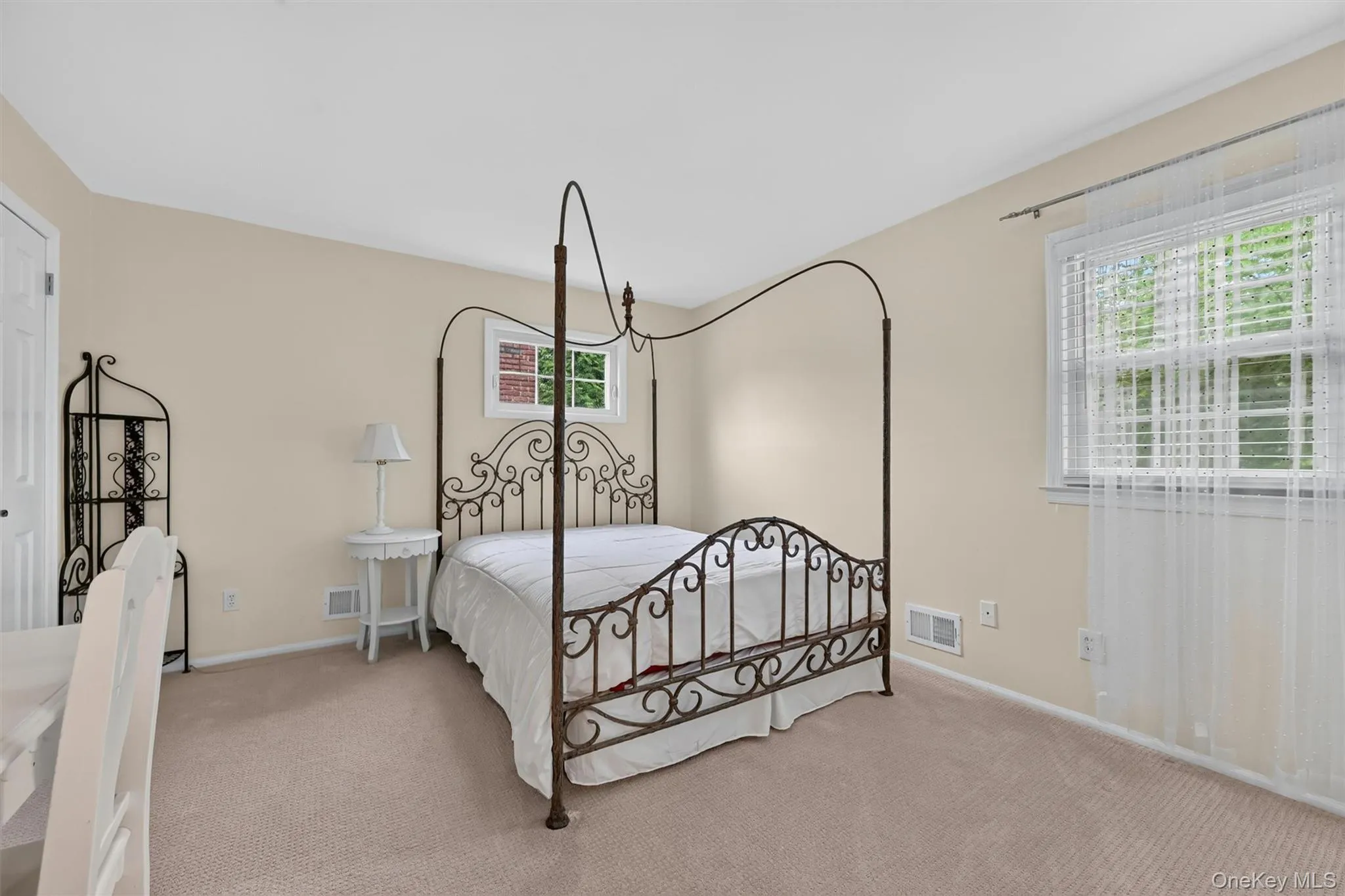 14 Tyler Place, Clarkstown, NY, 4 Bedrooms Bedrooms, 10 Rooms Rooms,2 BathroomsBathrooms,Residential,For Rent,Tyler,0,KEY1012908 14 Tyler Place, Clarkstown, NY, 4 Bedrooms Bedrooms, 10 Rooms Rooms,2 BathroomsBathrooms,Residential,For Rent,Tyler,0,KEY1012908