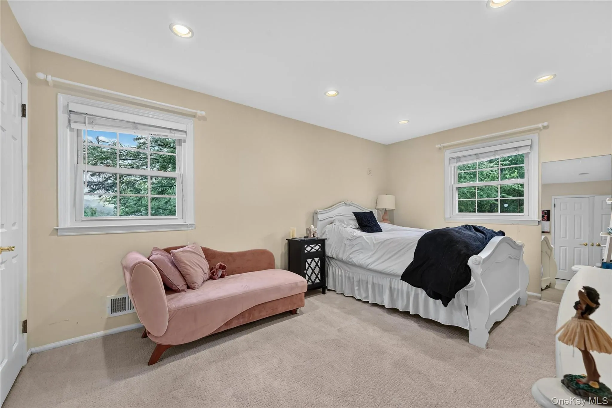 14 Tyler Place, Clarkstown, NY, 4 Bedrooms Bedrooms, 10 Rooms Rooms,2 BathroomsBathrooms,Residential,For Rent,Tyler,0,KEY1012908 14 Tyler Place, Clarkstown, NY, 4 Bedrooms Bedrooms, 10 Rooms Rooms,2 BathroomsBathrooms,Residential,For Rent,Tyler,0,KEY1012908