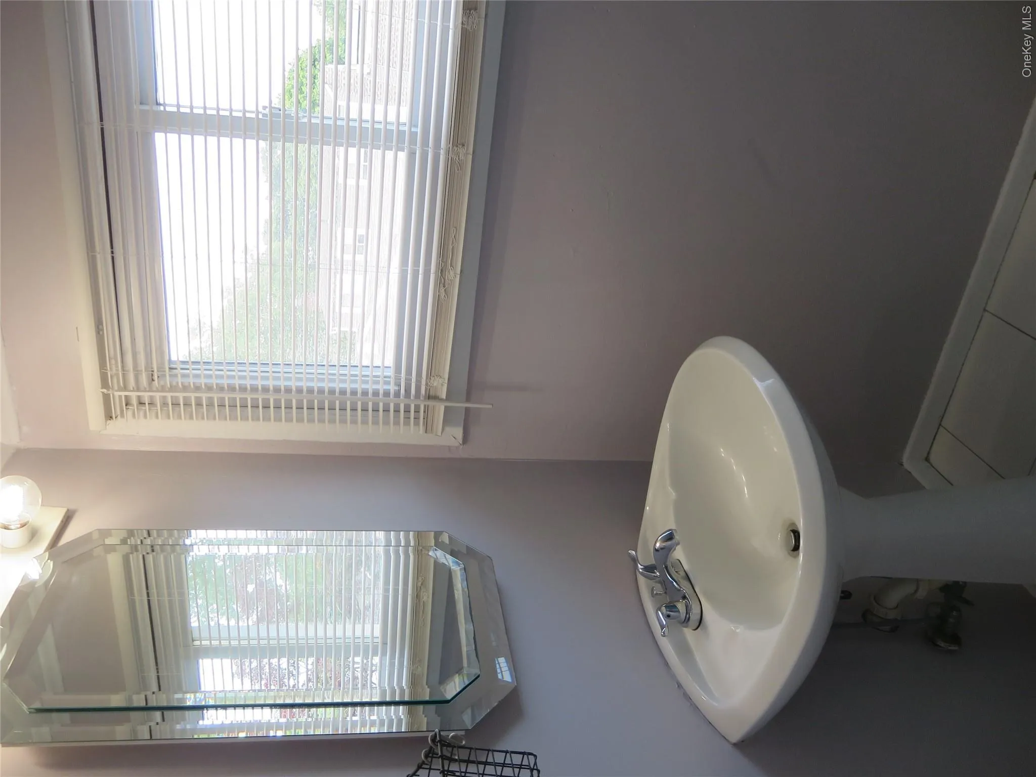 3 Elgar Street, Huntington, NY, 1 Bedroom Bedrooms, 3 Rooms Rooms,1 BathroomBathrooms,Residential Lease,For Rent,Elgar,0,1012909 3 Elgar Street, Huntington, NY, 1 Bedroom Bedrooms, 3 Rooms Rooms,1 BathroomBathrooms,Residential Lease,For Rent,Elgar,0,1012909