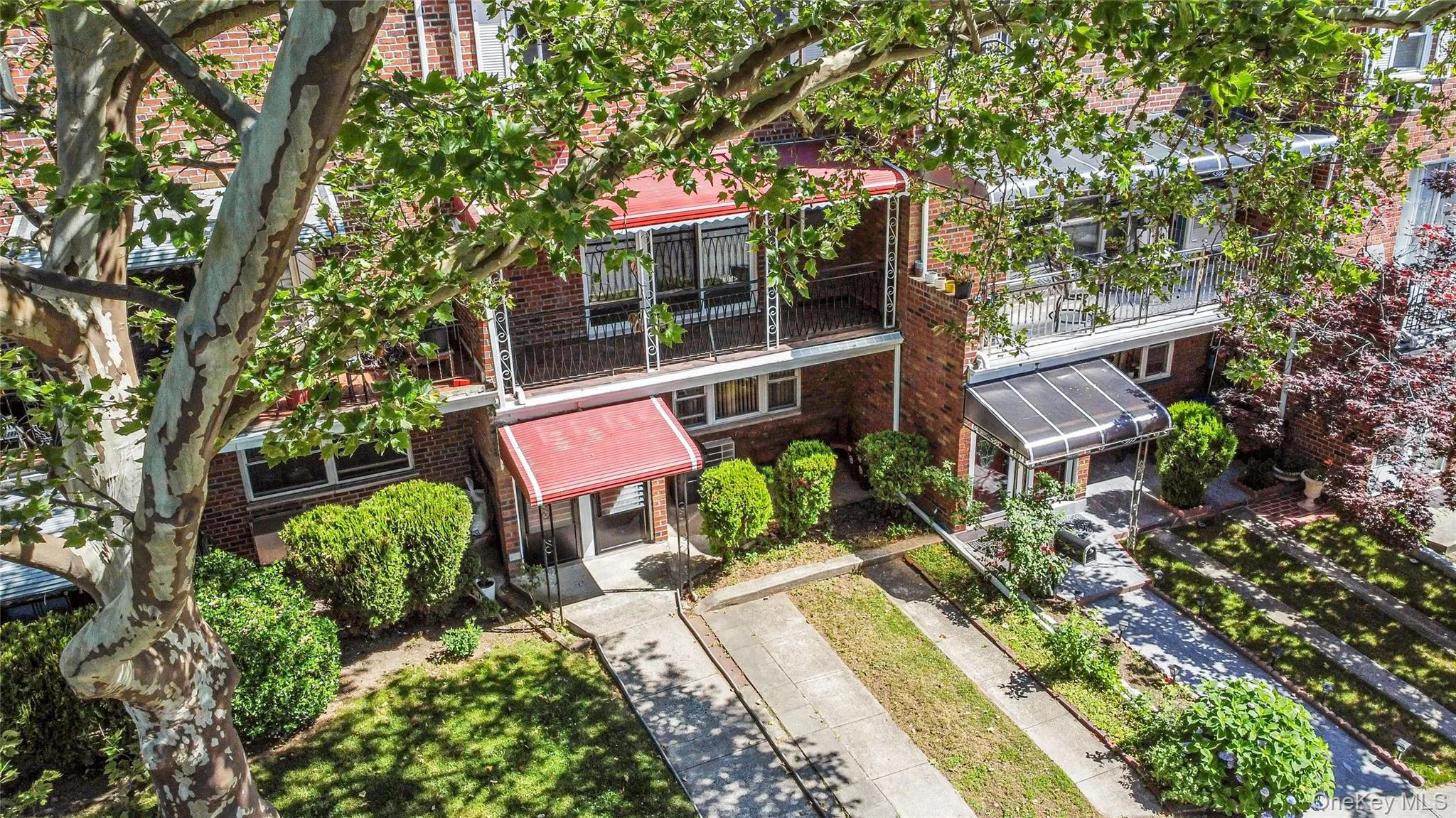 175-03 Peck Avenue, New York, NY, 3 Bedrooms Bedrooms, 8 Rooms Rooms,2 BathroomsBathrooms,Residential Lease,For Rent,Peck,0,1012913 175-03 Peck Avenue, New York, NY, 3 Bedrooms Bedrooms, 8 Rooms Rooms,2 BathroomsBathrooms,Residential Lease,For Rent,Peck,0,1012913