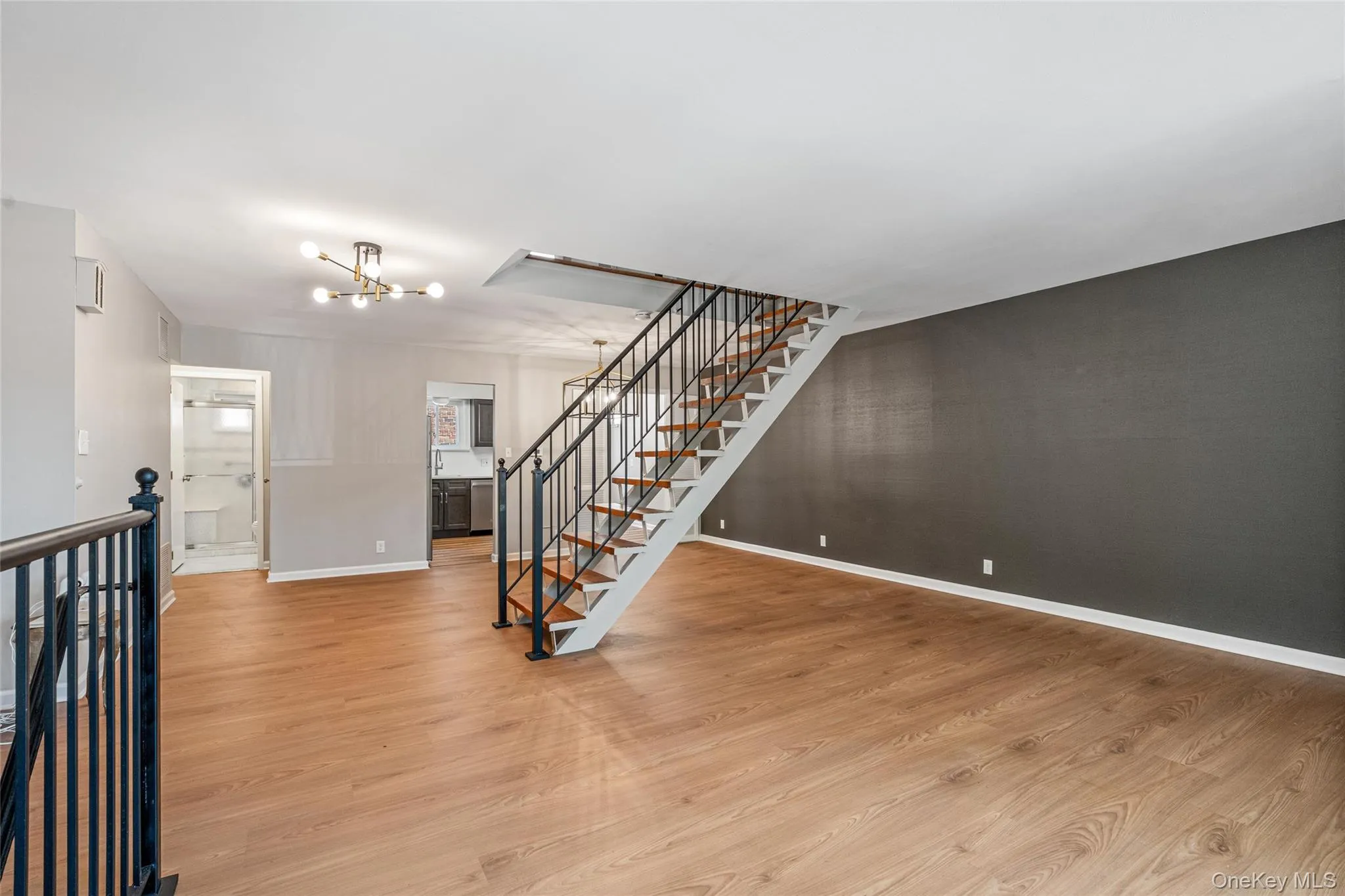 175-03 Peck Avenue, New York, NY, 3 Bedrooms Bedrooms, 8 Rooms Rooms,2 BathroomsBathrooms,Residential Lease,For Rent,Peck,0,1012913 175-03 Peck Avenue, New York, NY, 3 Bedrooms Bedrooms, 8 Rooms Rooms,2 BathroomsBathrooms,Residential Lease,For Rent,Peck,0,1012913