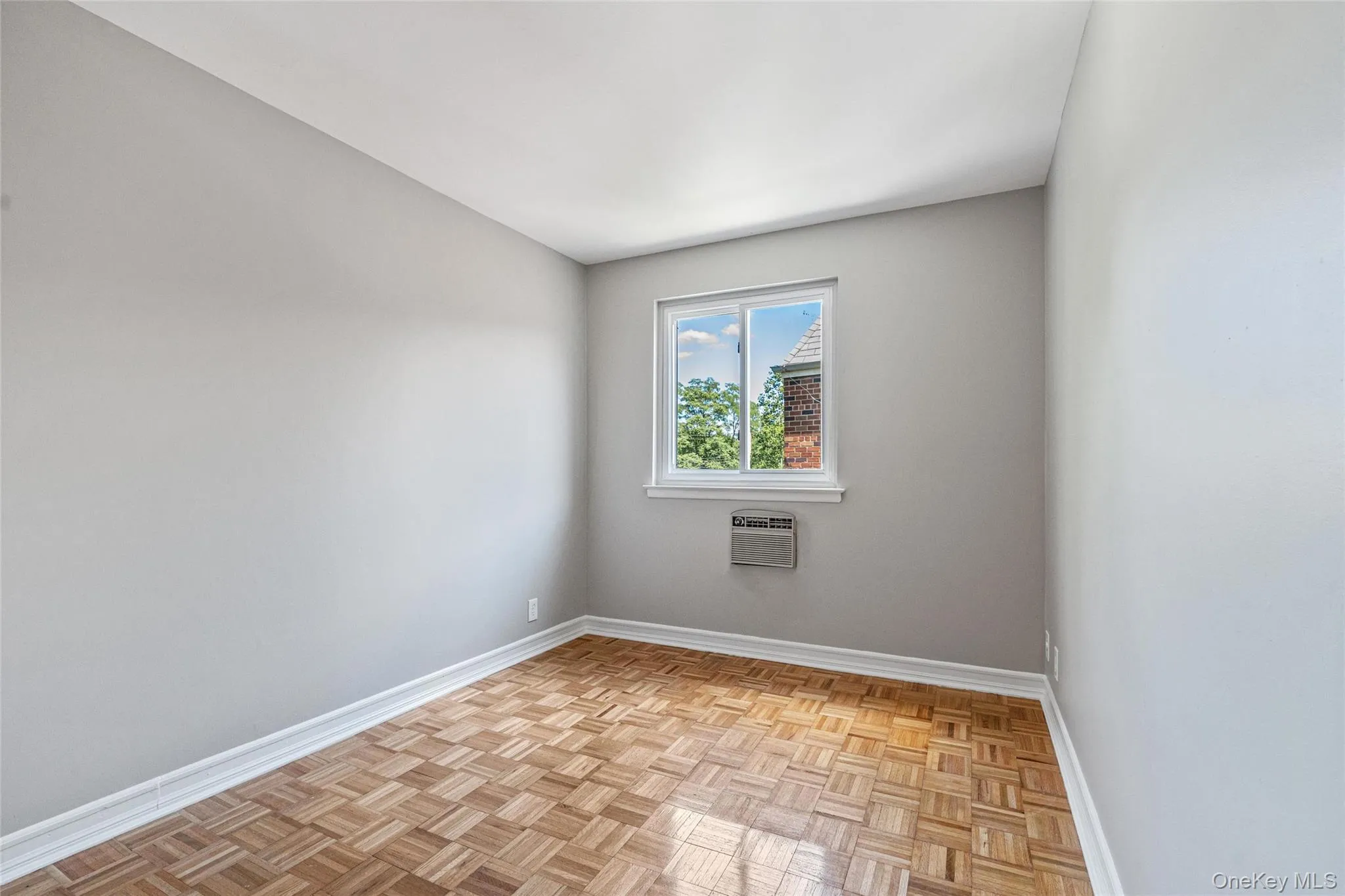 175-03 Peck Avenue, New York, NY, 3 Bedrooms Bedrooms, 8 Rooms Rooms,2 BathroomsBathrooms,Residential Lease,For Rent,Peck,0,1012913 175-03 Peck Avenue, New York, NY, 3 Bedrooms Bedrooms, 8 Rooms Rooms,2 BathroomsBathrooms,Residential Lease,For Rent,Peck,0,1012913
