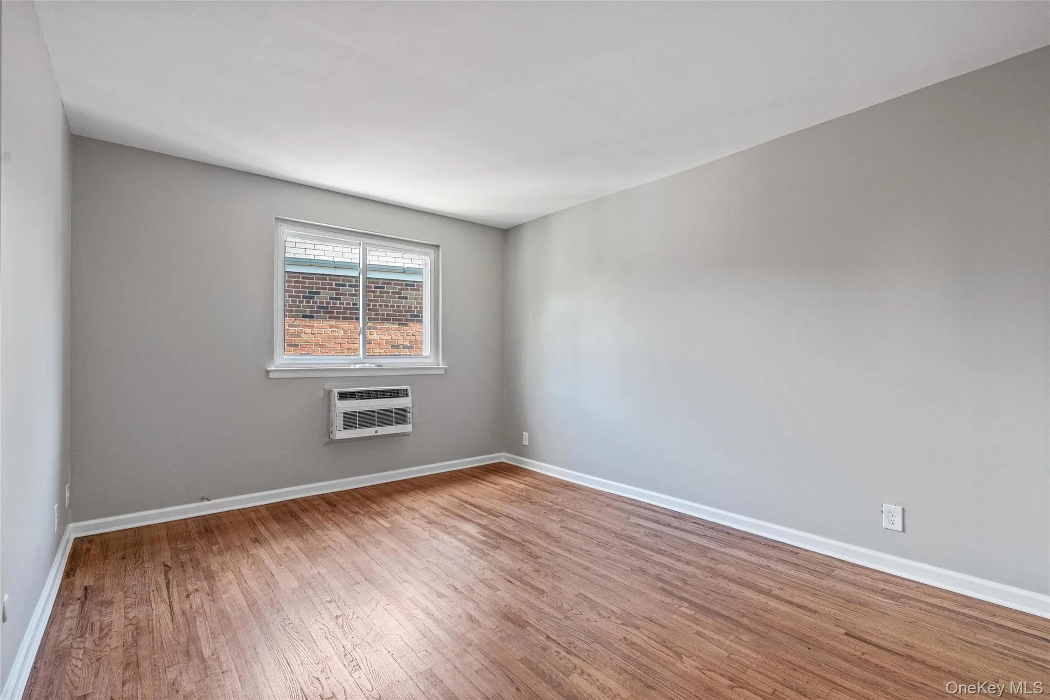 175-03 Peck Avenue, New York, NY, 3 Bedrooms Bedrooms, 8 Rooms Rooms,2 BathroomsBathrooms,Residential Lease,For Rent,Peck,0,1012913 175-03 Peck Avenue, New York, NY, 3 Bedrooms Bedrooms, 8 Rooms Rooms,2 BathroomsBathrooms,Residential Lease,For Rent,Peck,0,1012913