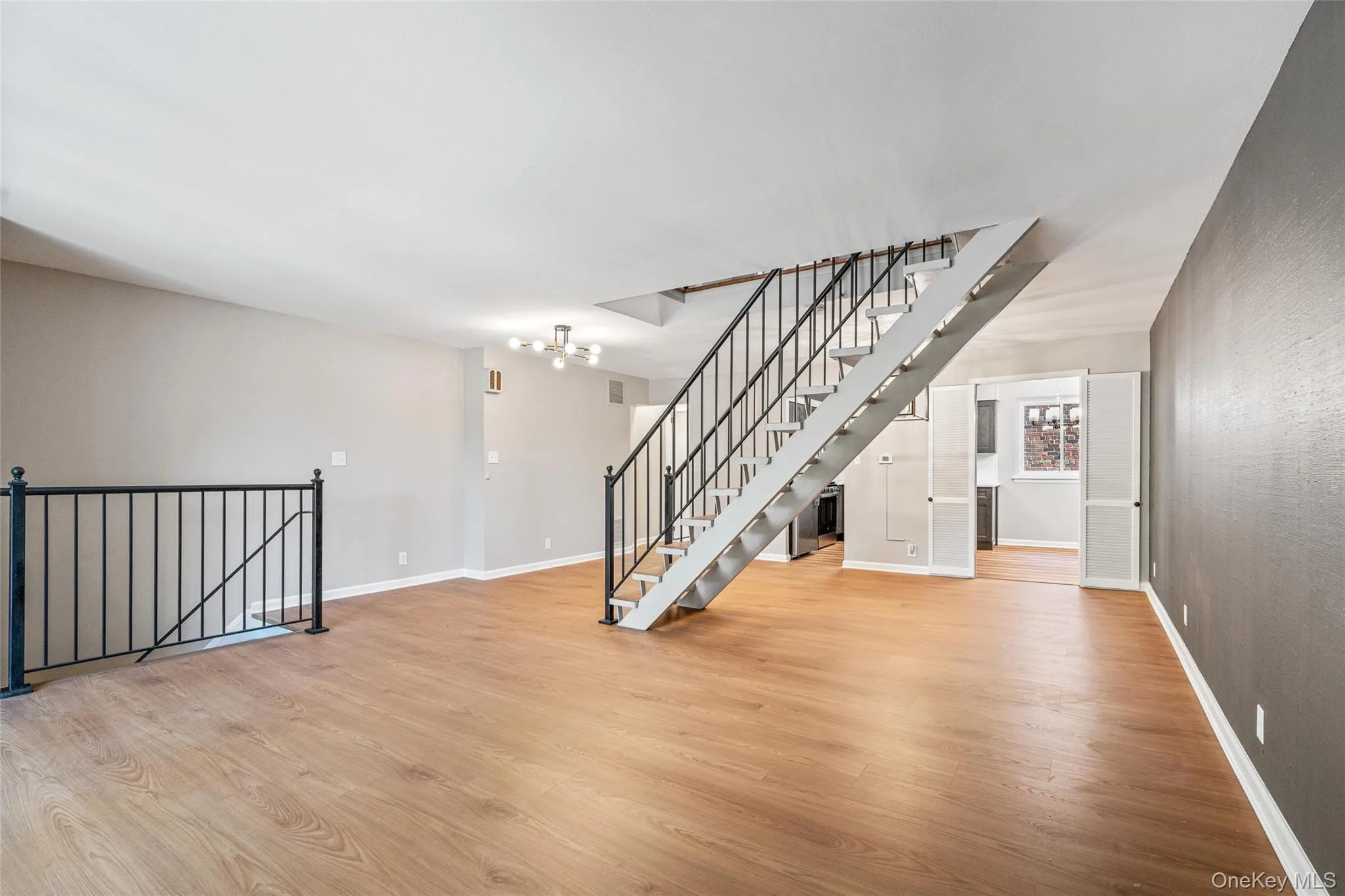 175-03 Peck Avenue, New York, NY, 3 Bedrooms Bedrooms, 8 Rooms Rooms,2 BathroomsBathrooms,Residential Lease,For Rent,Peck,0,1012913 175-03 Peck Avenue, New York, NY, 3 Bedrooms Bedrooms, 8 Rooms Rooms,2 BathroomsBathrooms,Residential Lease,For Rent,Peck,0,1012913
