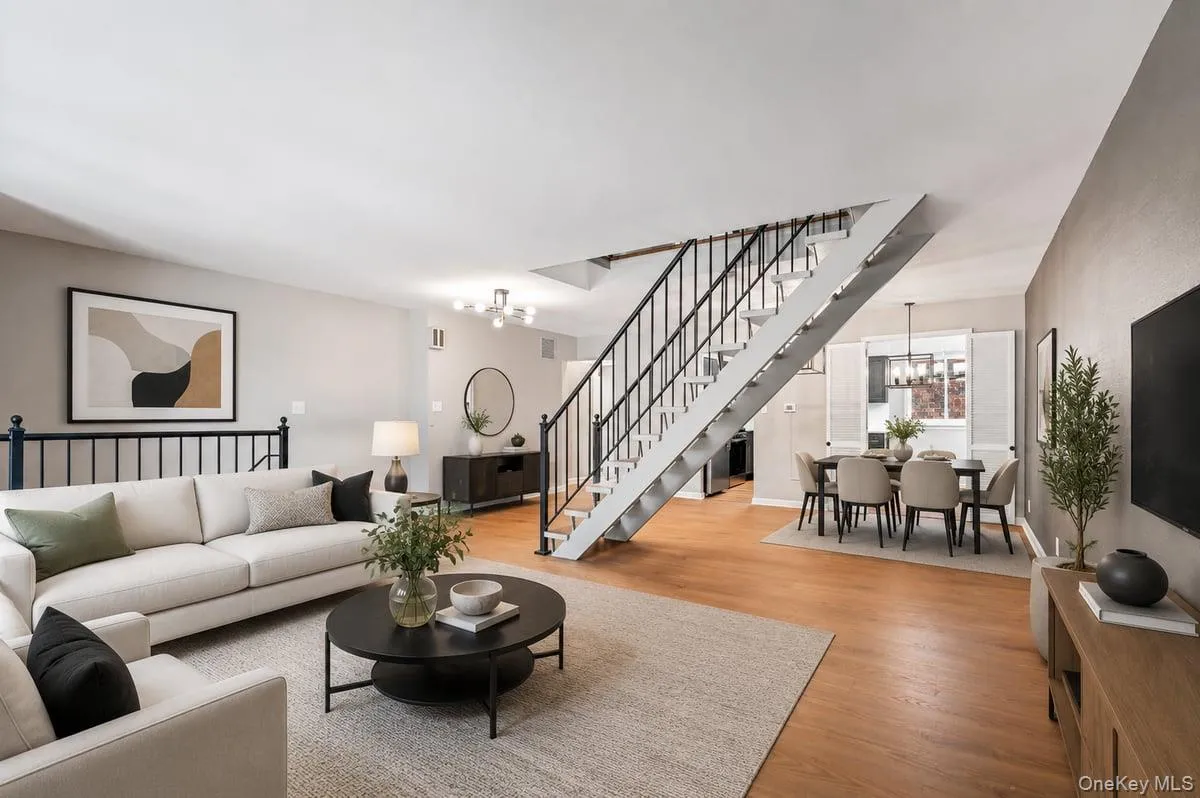 175-03 Peck Avenue, New York, NY, 3 Bedrooms Bedrooms, 8 Rooms Rooms,2 BathroomsBathrooms,Residential Lease,For Rent,Peck,0,1012913 175-03 Peck Avenue, New York, NY, 3 Bedrooms Bedrooms, 8 Rooms Rooms,2 BathroomsBathrooms,Residential Lease,For Rent,Peck,0,1012913