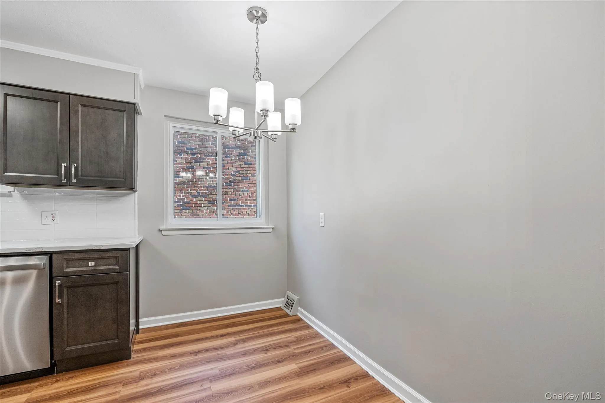175-03 Peck Avenue, New York, NY, 3 Bedrooms Bedrooms, 8 Rooms Rooms,2 BathroomsBathrooms,Residential Lease,For Rent,Peck,0,1012913 175-03 Peck Avenue, New York, NY, 3 Bedrooms Bedrooms, 8 Rooms Rooms,2 BathroomsBathrooms,Residential Lease,For Rent,Peck,0,1012913