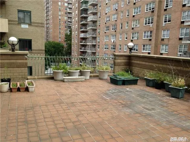 42-31 Colden Street, New York, NY, 4 Bedrooms Bedrooms, 7 Rooms Rooms,2 BathroomsBathrooms,Residential,For Rent,Colden,0,1012916 42-31 Colden Street, New York, NY, 4 Bedrooms Bedrooms, 7 Rooms Rooms,2 BathroomsBathrooms,Residential,For Rent,Colden,0,1012916