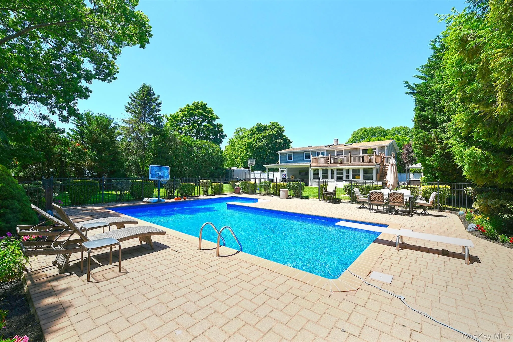 183 6th Avenue, Brookhaven, NY, 4 Bedrooms Bedrooms, 9 Rooms Rooms,2 BathroomsBathrooms,Residential,For Rent,6th,0,1012922 183 6th Avenue, Brookhaven, NY, 4 Bedrooms Bedrooms, 9 Rooms Rooms,2 BathroomsBathrooms,Residential,For Rent,6th,0,1012922