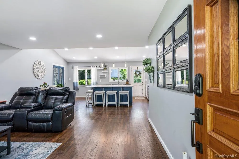 39 Tanglewood Drive, Smithtown, NY, 3 Bedrooms Bedrooms, 8 Rooms Rooms,1 BathroomBathrooms,Residential,For Rent,Tanglewood,0,1012925 39 Tanglewood Drive, Smithtown, NY, 3 Bedrooms Bedrooms, 8 Rooms Rooms,1 BathroomBathrooms,Residential,For Rent,Tanglewood,0,1012925