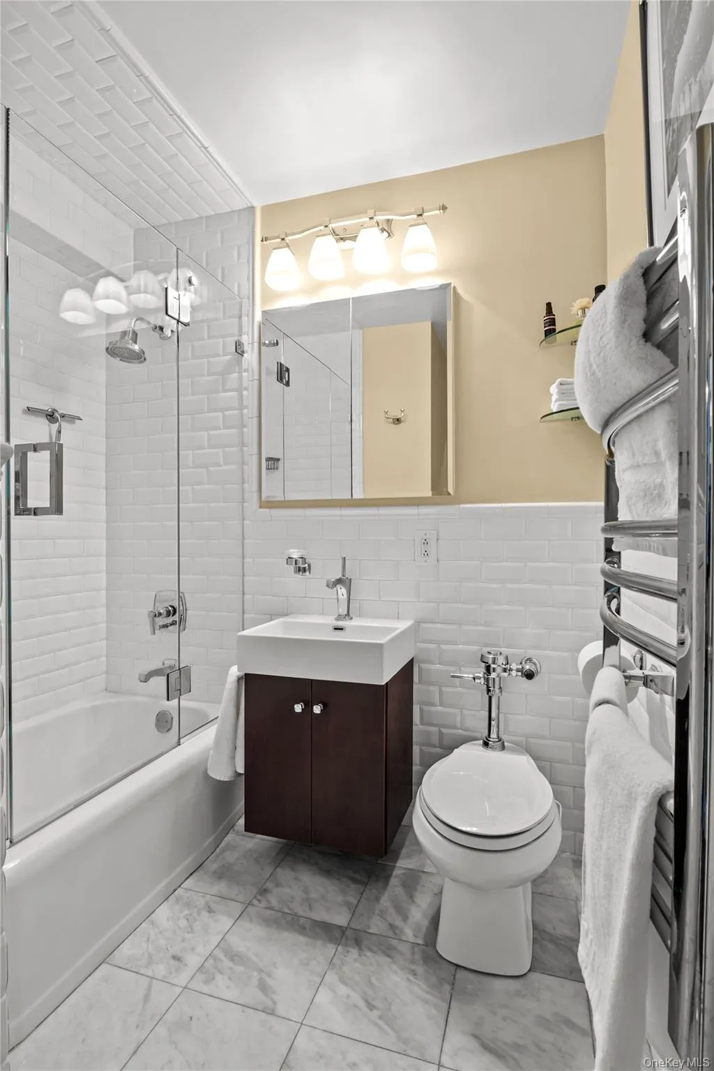 2575 Palisade Avenue, New York, NY, 2 Bedrooms Bedrooms, 5 Rooms Rooms,1 BathroomBathrooms,Residential,For Rent,Palisade,0,KEY1012927 2575 Palisade Avenue, New York, NY, 2 Bedrooms Bedrooms, 5 Rooms Rooms,1 BathroomBathrooms,Residential,For Rent,Palisade,0,KEY1012927