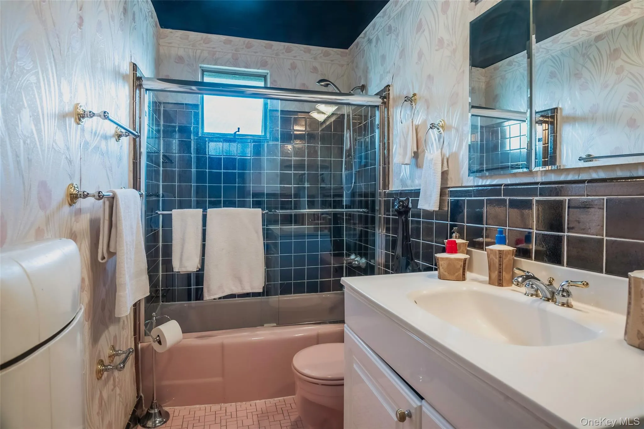 52-04 Redfield Street, New York, NY, 7 Bedrooms Bedrooms, 13 Rooms Rooms,3 BathroomsBathrooms,Residential,For Rent,Redfield,0,1012928 52-04 Redfield Street, New York, NY, 7 Bedrooms Bedrooms, 13 Rooms Rooms,3 BathroomsBathrooms,Residential,For Rent,Redfield,0,1012928