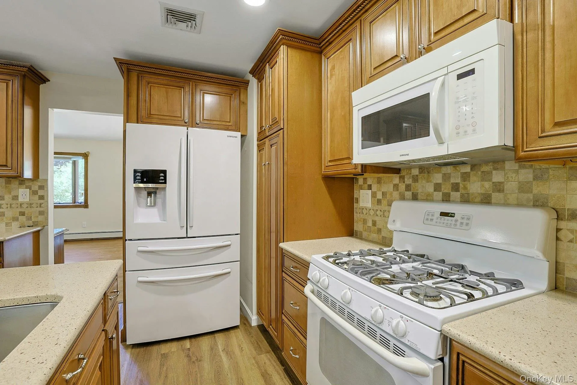 6 Hannah Lane, Clarkstown, NY, 4 Bedrooms Bedrooms, 8 Rooms Rooms,2 BathroomsBathrooms,Residential,For Rent,Hannah,0,1012931 6 Hannah Lane, Clarkstown, NY, 4 Bedrooms Bedrooms, 8 Rooms Rooms,2 BathroomsBathrooms,Residential,For Rent,Hannah,0,1012931