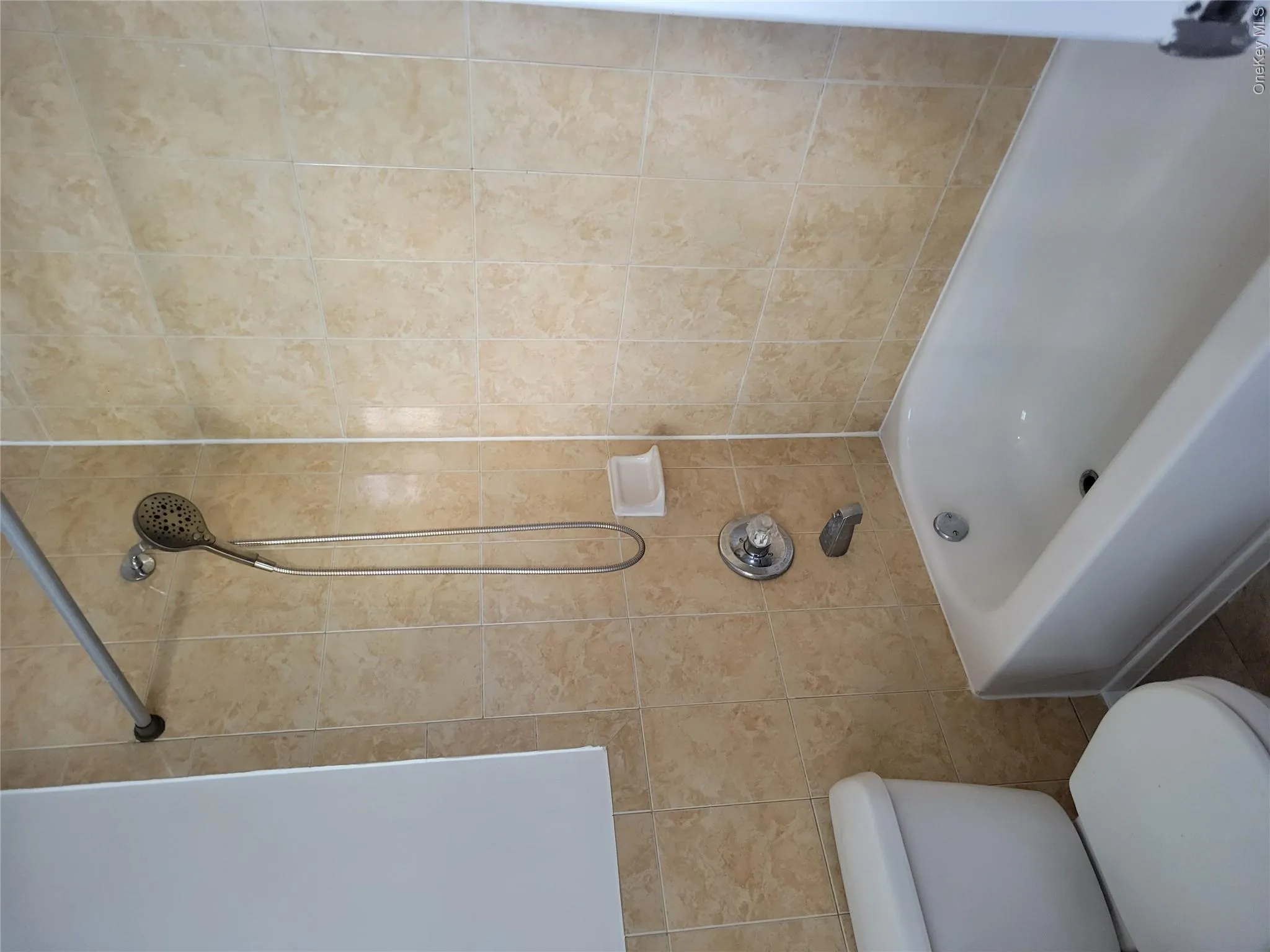 2407 Barker Avenue, New York, NY, 3 Bedrooms Bedrooms, 7 Rooms Rooms,2 BathroomsBathrooms,Residential Lease,For Rent,Barker,0,1012932 2407 Barker Avenue, New York, NY, 3 Bedrooms Bedrooms, 7 Rooms Rooms,2 BathroomsBathrooms,Residential Lease,For Rent,Barker,0,1012932