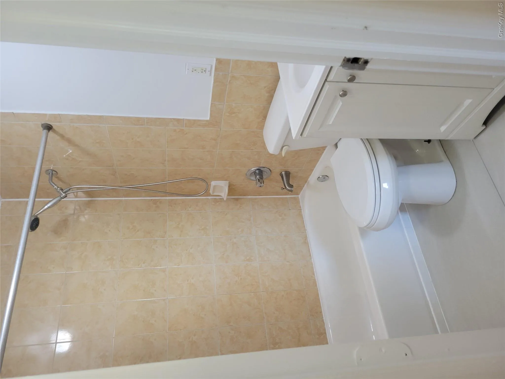 2407 Barker Avenue, New York, NY, 3 Bedrooms Bedrooms, 7 Rooms Rooms,2 BathroomsBathrooms,Residential Lease,For Rent,Barker,0,1012932 2407 Barker Avenue, New York, NY, 3 Bedrooms Bedrooms, 7 Rooms Rooms,2 BathroomsBathrooms,Residential Lease,For Rent,Barker,0,1012932