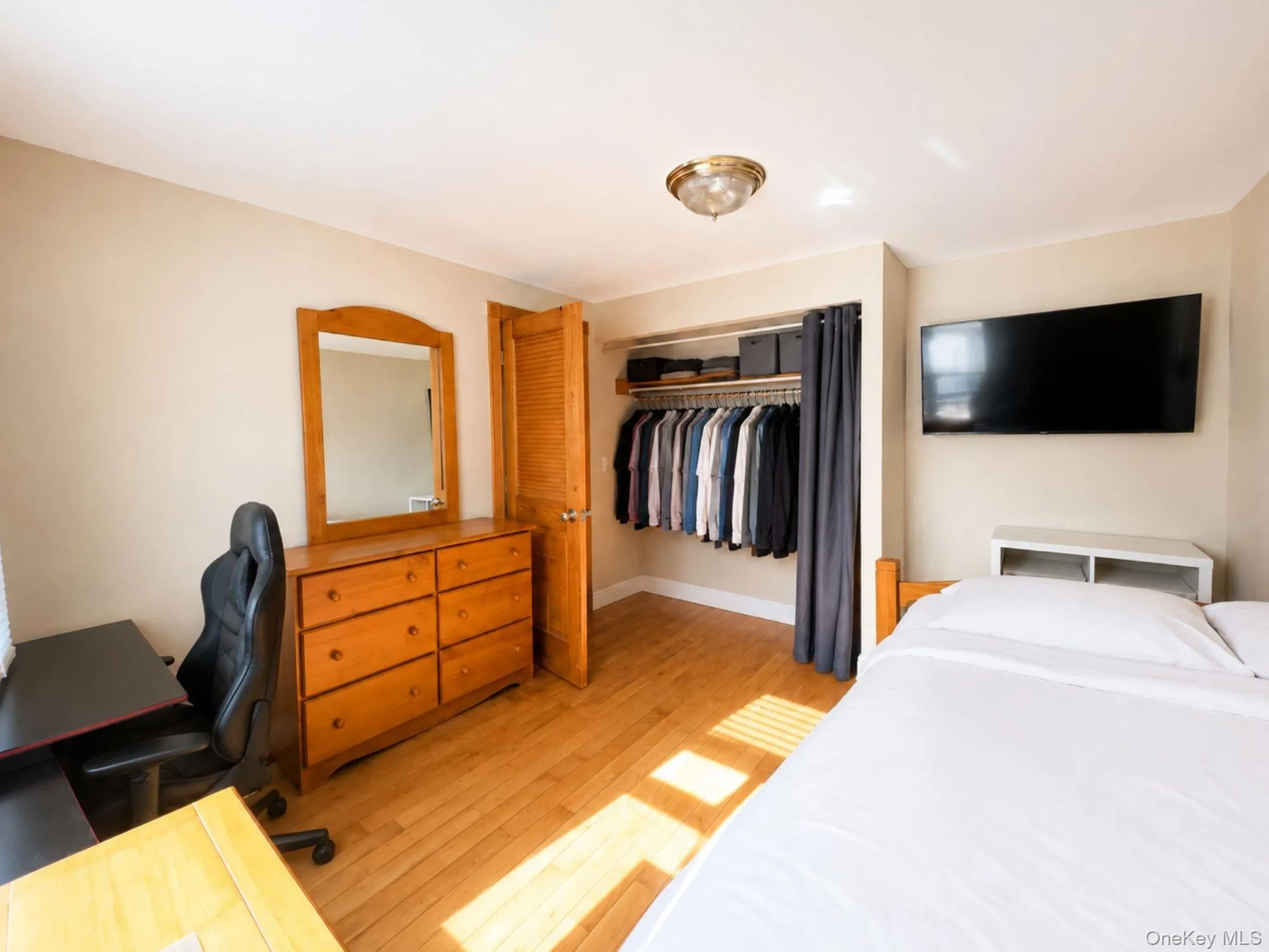 19-48 80 Street, New York, NY, 2 Bedrooms Bedrooms, 4 Rooms Rooms,1 BathroomBathrooms,Residential,For Rent,80,0,1012934 19-48 80 Street, New York, NY, 2 Bedrooms Bedrooms, 4 Rooms Rooms,1 BathroomBathrooms,Residential,For Rent,80,0,1012934