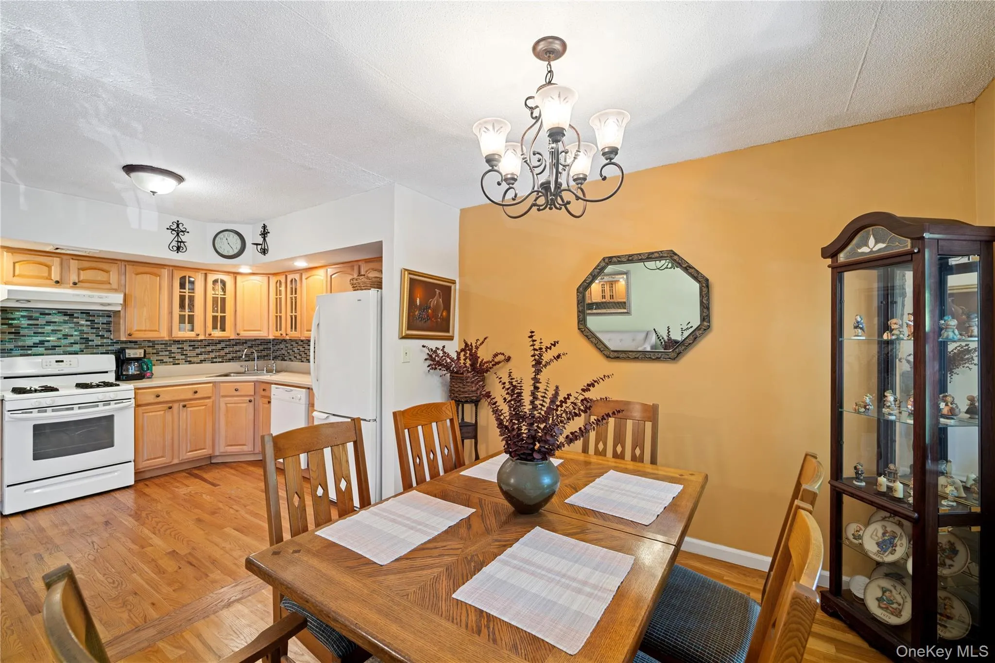 71-34 162nd, New York, NY, 3 Bedrooms Bedrooms, 6 Rooms Rooms,2 BathroomsBathrooms,Residential,For Rent,162nd,0,1012945 71-34 162nd, New York, NY, 3 Bedrooms Bedrooms, 6 Rooms Rooms,2 BathroomsBathrooms,Residential,For Rent,162nd,0,1012945
