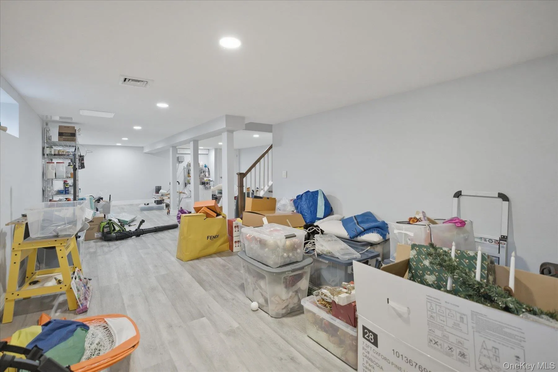 174 Warner Road, Huntington, NY, 5 Bedrooms Bedrooms, 14 Rooms Rooms,3 BathroomsBathrooms,Residential,For Rent,Warner,0,1012946 174 Warner Road, Huntington, NY, 5 Bedrooms Bedrooms, 14 Rooms Rooms,3 BathroomsBathrooms,Residential,For Rent,Warner,0,1012946