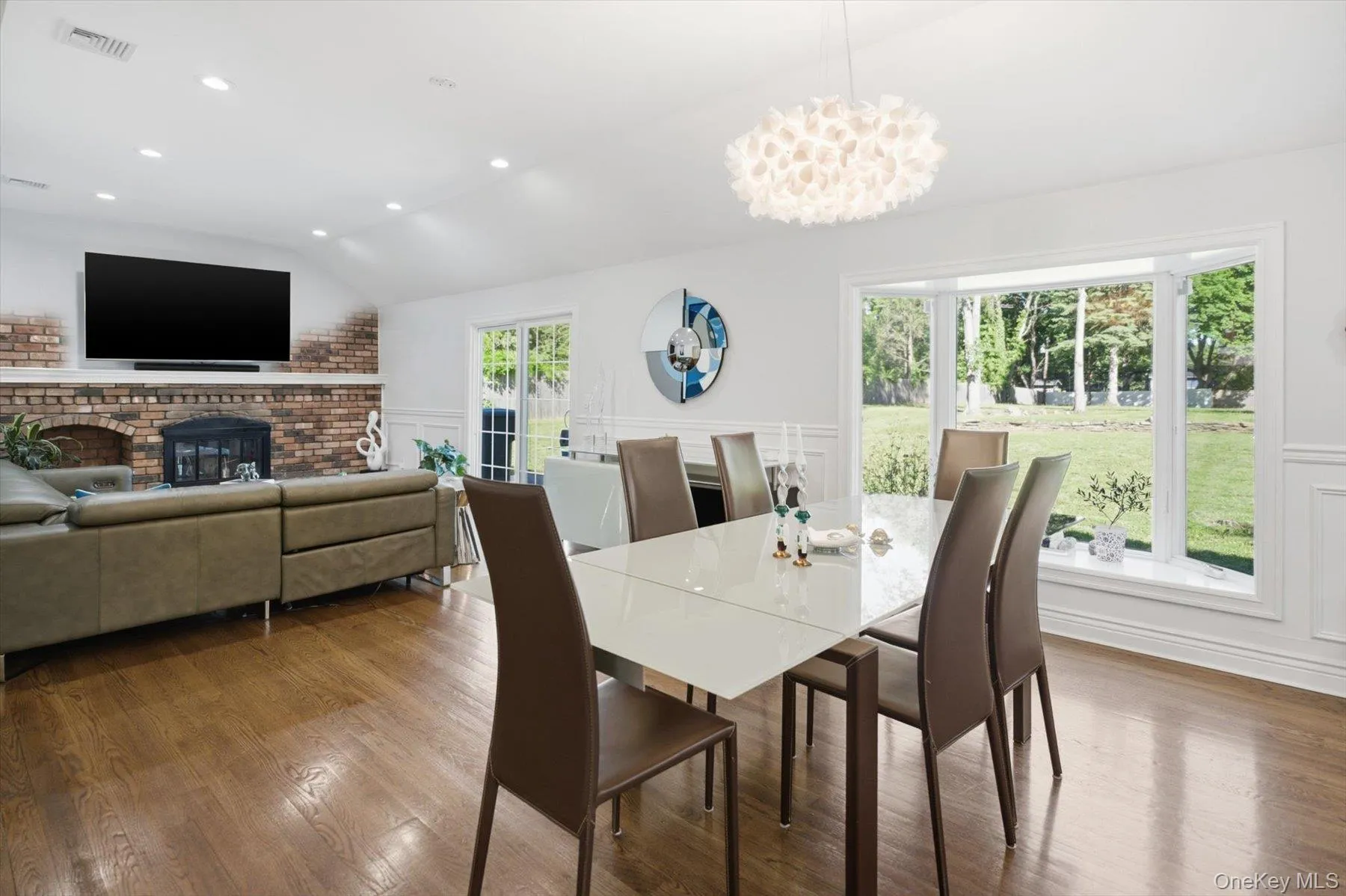 174 Warner Road, Huntington, NY, 5 Bedrooms Bedrooms, 14 Rooms Rooms,3 BathroomsBathrooms,Residential,For Rent,Warner,0,1012946 174 Warner Road, Huntington, NY, 5 Bedrooms Bedrooms, 14 Rooms Rooms,3 BathroomsBathrooms,Residential,For Rent,Warner,0,1012946