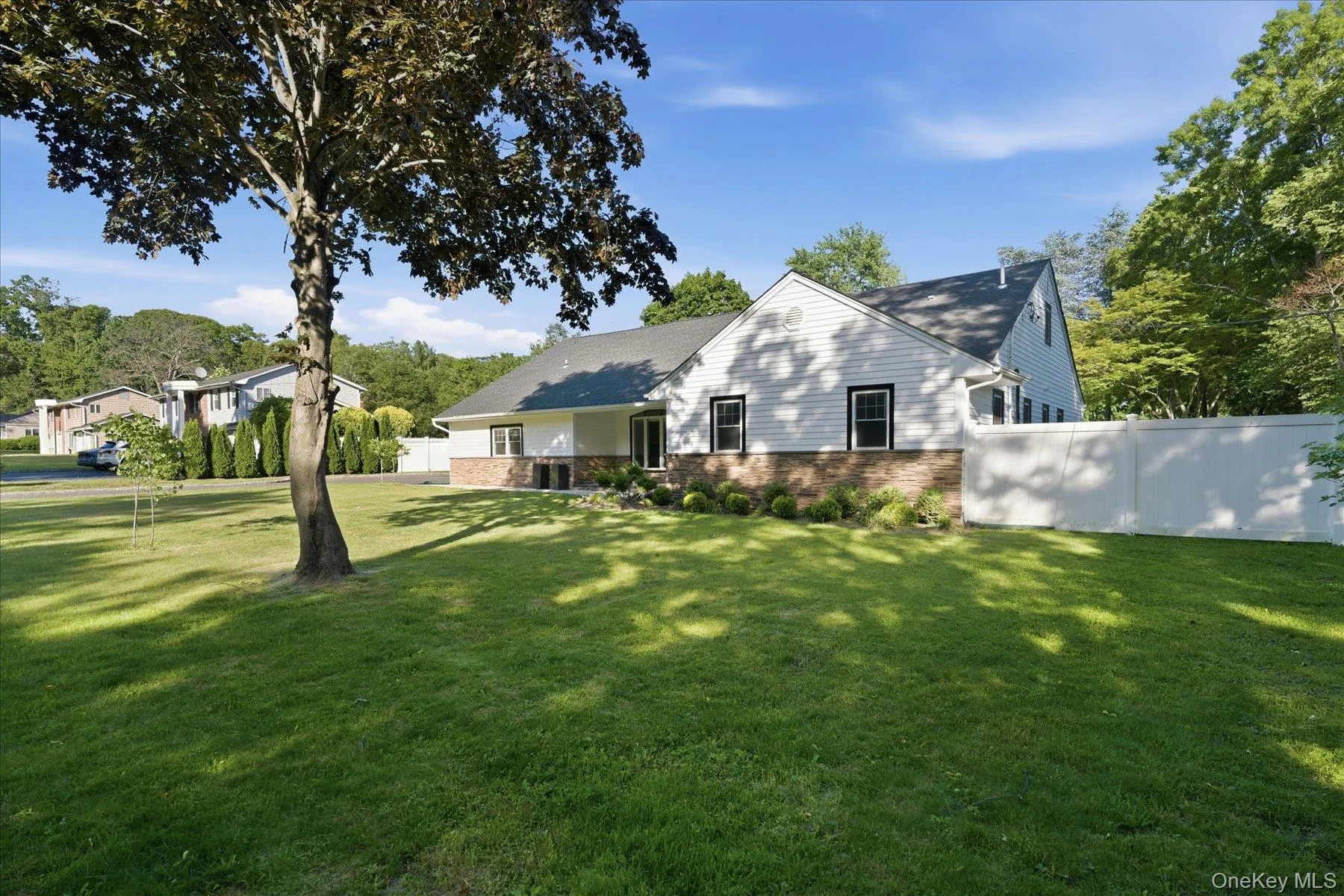 174 Warner Road, Huntington, NY, 5 Bedrooms Bedrooms, 14 Rooms Rooms,3 BathroomsBathrooms,Residential,For Rent,Warner,0,1012946 174 Warner Road, Huntington, NY, 5 Bedrooms Bedrooms, 14 Rooms Rooms,3 BathroomsBathrooms,Residential,For Rent,Warner,0,1012946