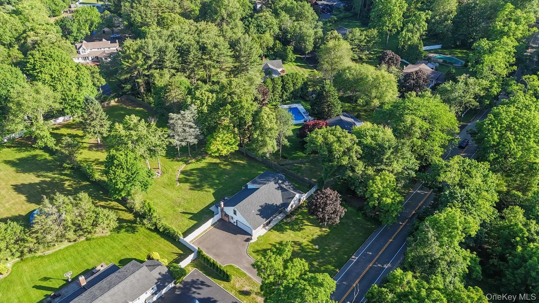 174 Warner Road, Huntington, NY, 5 Bedrooms Bedrooms, 14 Rooms Rooms,3 BathroomsBathrooms,Residential,For Rent,Warner,0,1012946 174 Warner Road, Huntington, NY, 5 Bedrooms Bedrooms, 14 Rooms Rooms,3 BathroomsBathrooms,Residential,For Rent,Warner,0,1012946
