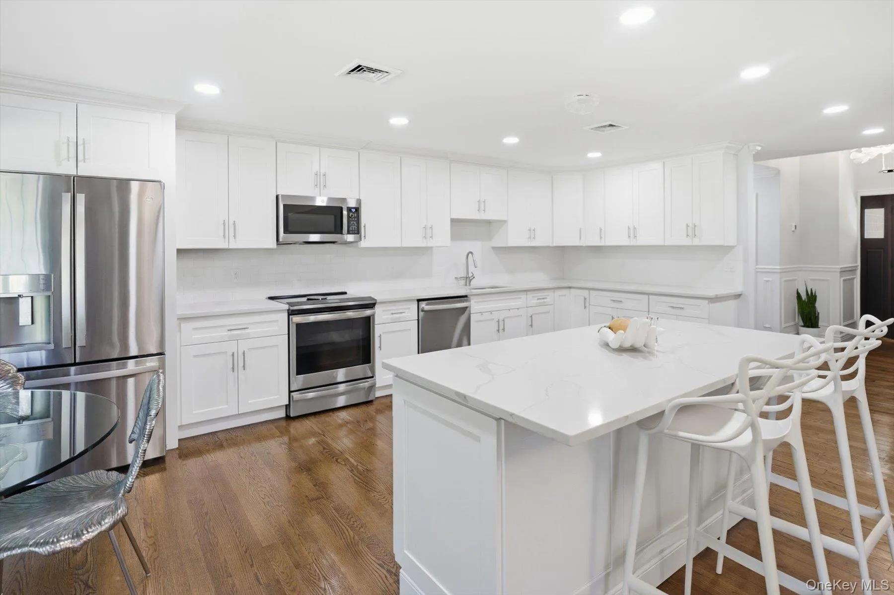 174 Warner Road, Huntington, NY, 5 Bedrooms Bedrooms, 14 Rooms Rooms,3 BathroomsBathrooms,Residential,For Rent,Warner,0,1012946 174 Warner Road, Huntington, NY, 5 Bedrooms Bedrooms, 14 Rooms Rooms,3 BathroomsBathrooms,Residential,For Rent,Warner,0,1012946
