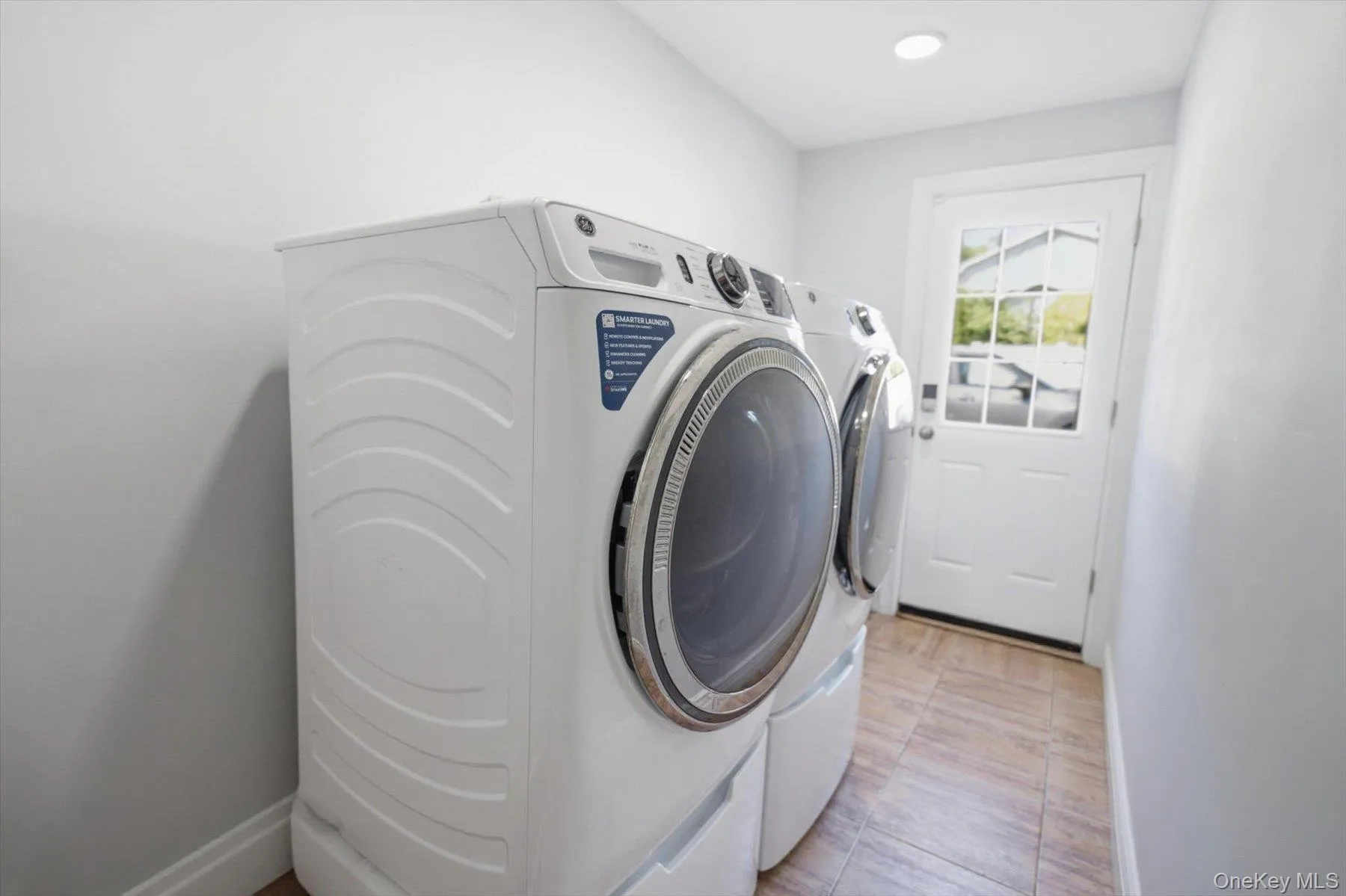 174 Warner Road, Huntington, NY, 5 Bedrooms Bedrooms, 14 Rooms Rooms,3 BathroomsBathrooms,Residential,For Rent,Warner,0,1012946 174 Warner Road, Huntington, NY, 5 Bedrooms Bedrooms, 14 Rooms Rooms,3 BathroomsBathrooms,Residential,For Rent,Warner,0,1012946