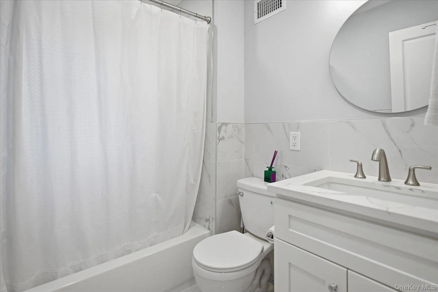 174 Warner Road, Huntington, NY, 5 Bedrooms Bedrooms, 14 Rooms Rooms,3 BathroomsBathrooms,Residential,For Rent,Warner,0,1012946 174 Warner Road, Huntington, NY, 5 Bedrooms Bedrooms, 14 Rooms Rooms,3 BathroomsBathrooms,Residential,For Rent,Warner,0,1012946
