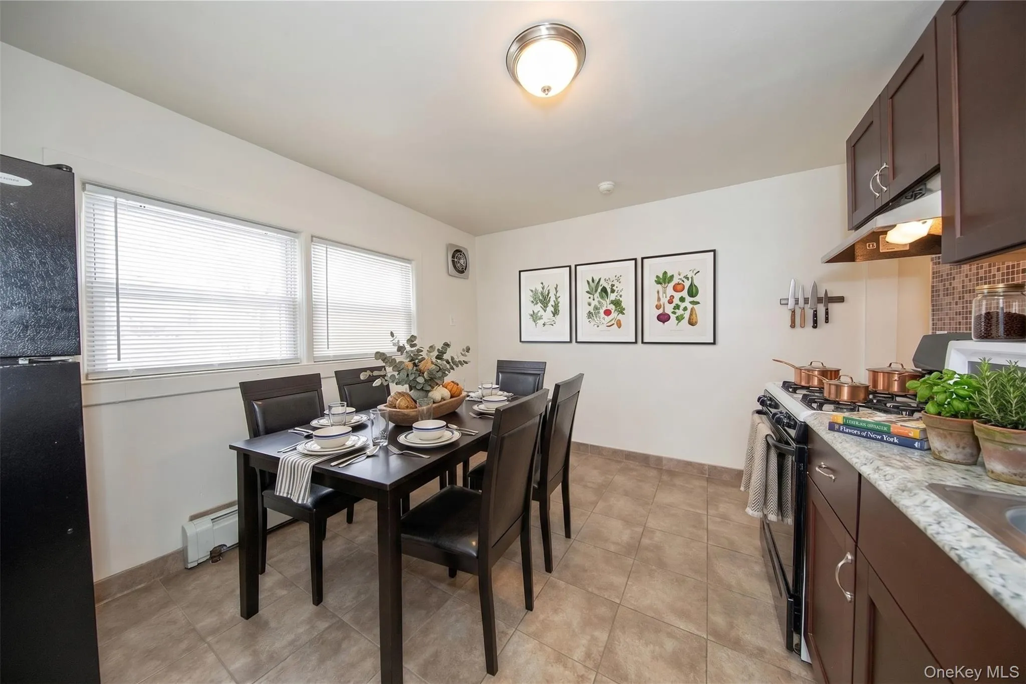 72-74 Pearsall Avenue, Hempstead, NY, 3 Bedrooms Bedrooms, 5 Rooms Rooms,1 BathroomBathrooms,Residential Lease,For Rent,Pearsall,0,1012949 72-74 Pearsall Avenue, Hempstead, NY, 3 Bedrooms Bedrooms, 5 Rooms Rooms,1 BathroomBathrooms,Residential Lease,For Rent,Pearsall,0,1012949