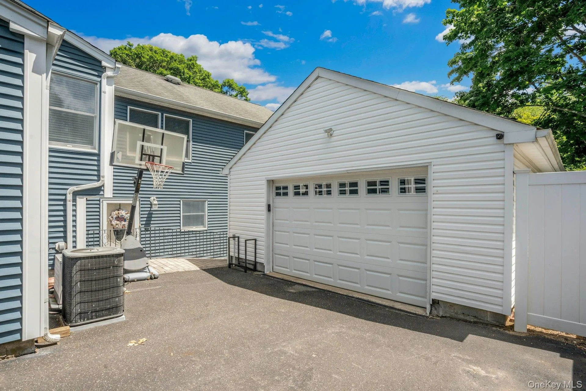 433 Hillside Avenue, Islip, NY, 4 Bedrooms Bedrooms, 13 Rooms Rooms,3 BathroomsBathrooms,Residential,For Rent,Hillside,0,1012951 433 Hillside Avenue, Islip, NY, 4 Bedrooms Bedrooms, 13 Rooms Rooms,3 BathroomsBathrooms,Residential,For Rent,Hillside,0,1012951