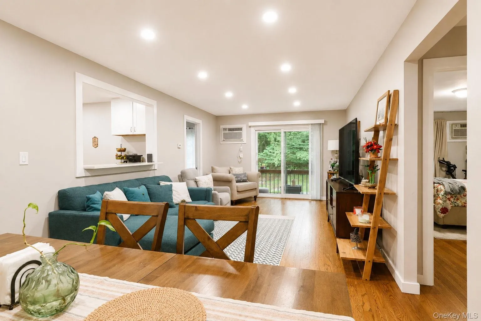 95 Country Club Lane, Haverstraw, NY, 1 Bedroom Bedrooms, 4 Rooms Rooms,1 BathroomBathrooms,Residential,For Rent,Country Club,0,1012952 95 Country Club Lane, Haverstraw, NY, 1 Bedroom Bedrooms, 4 Rooms Rooms,1 BathroomBathrooms,Residential,For Rent,Country Club,0,1012952
