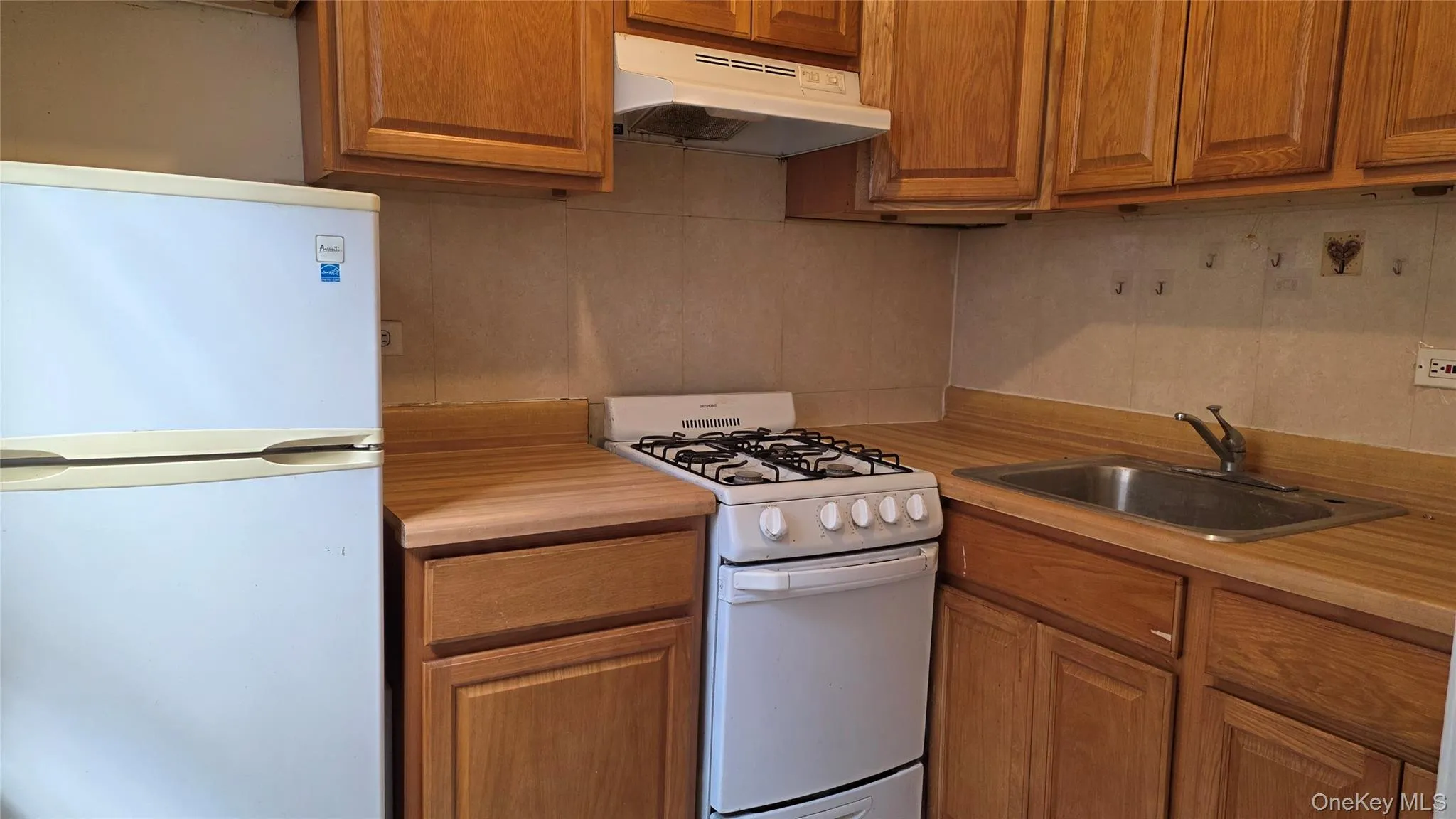 140-65 Beech Avenue, New York, NY, 2 Rooms Rooms,1 BathroomBathrooms,Residential Lease,For Rent,Beech,0,1012953 140-65 Beech Avenue, New York, NY, 2 Rooms Rooms,1 BathroomBathrooms,Residential Lease,For Rent,Beech,0,1012953