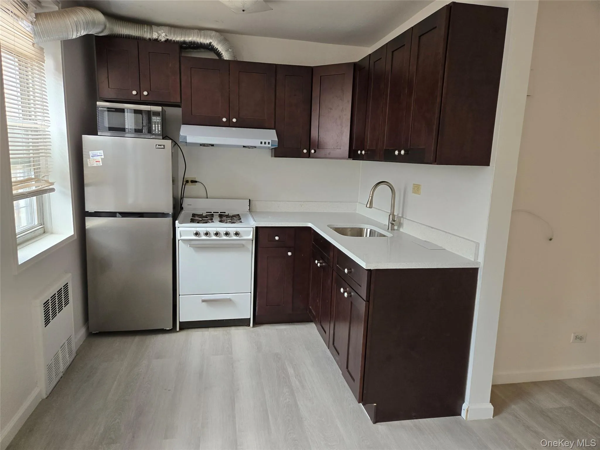 140-65 Beech Avenue, New York, NY, 2 Rooms Rooms,1 BathroomBathrooms,Residential Lease,For Rent,Beech,0,KEY1012953 140-65 Beech Avenue, New York, NY, 2 Rooms Rooms,1 BathroomBathrooms,Residential Lease,For Rent,Beech,0,KEY1012953