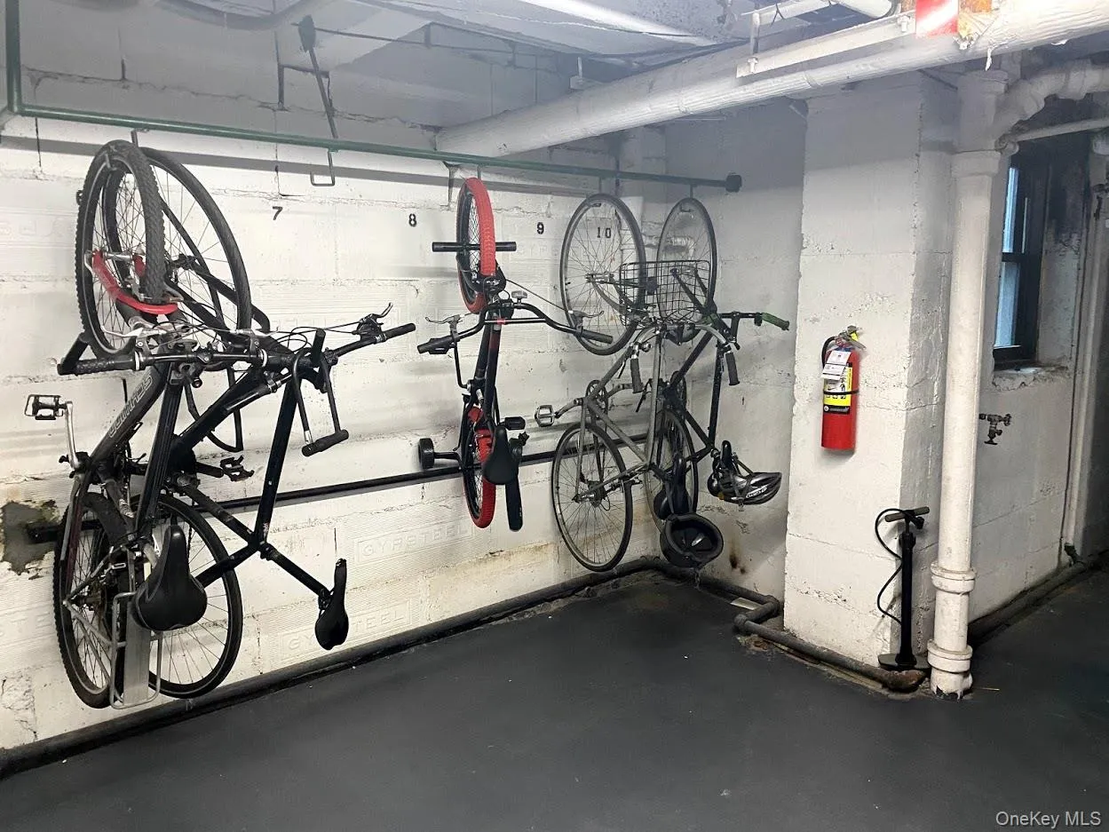 41-42 50th Street, New York, NY, 1 Bedroom Bedrooms, 3 Rooms Rooms,1 BathroomBathrooms,Residential,For Rent,50th,0,1012959 41-42 50th Street, New York, NY, 1 Bedroom Bedrooms, 3 Rooms Rooms,1 BathroomBathrooms,Residential,For Rent,50th,0,1012959