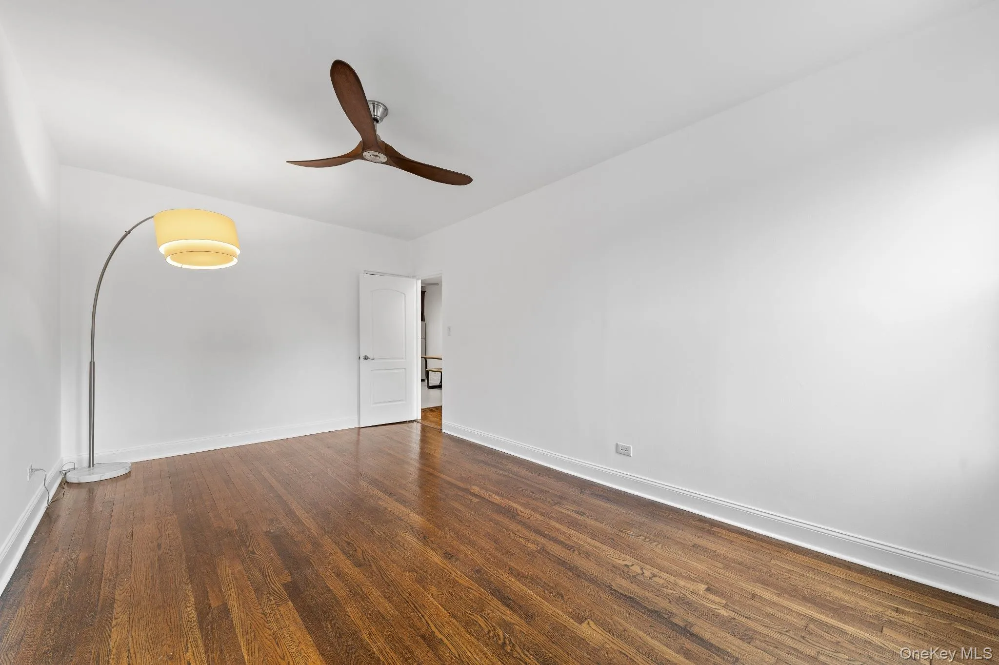 41-42 50th Street, New York, NY, 1 Bedroom Bedrooms, 3 Rooms Rooms,1 BathroomBathrooms,Residential,For Rent,50th,0,1012959 41-42 50th Street, New York, NY, 1 Bedroom Bedrooms, 3 Rooms Rooms,1 BathroomBathrooms,Residential,For Rent,50th,0,1012959