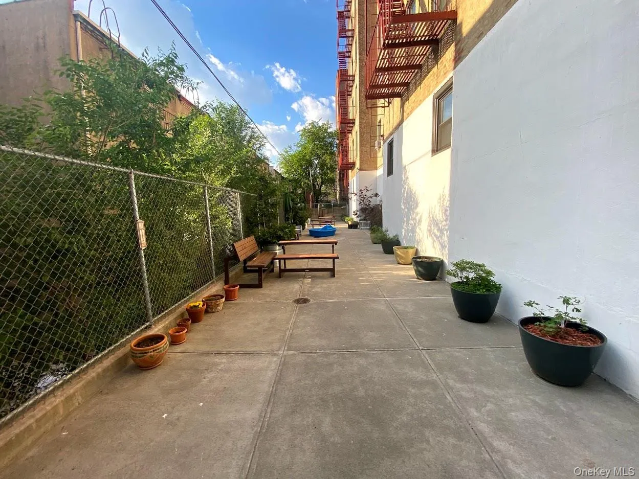 41-42 50th Street, New York, NY, 1 Bedroom Bedrooms, 3 Rooms Rooms,1 BathroomBathrooms,Residential,For Rent,50th,0,1012959 41-42 50th Street, New York, NY, 1 Bedroom Bedrooms, 3 Rooms Rooms,1 BathroomBathrooms,Residential,For Rent,50th,0,1012959