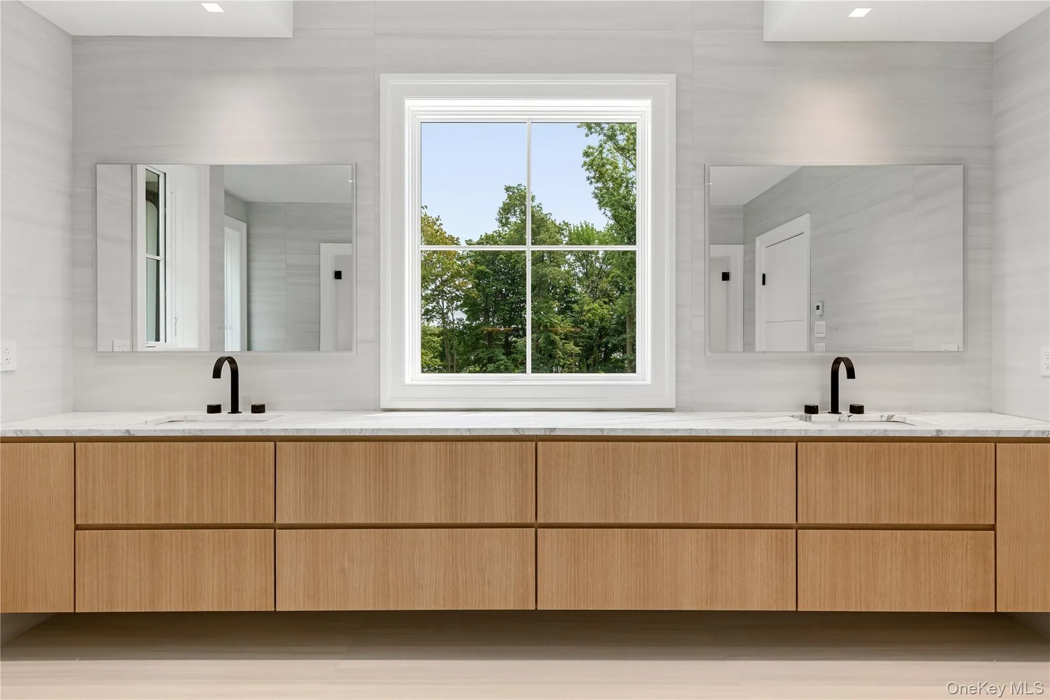 Expansive Custom Vanity Expansive Custom Vanity
