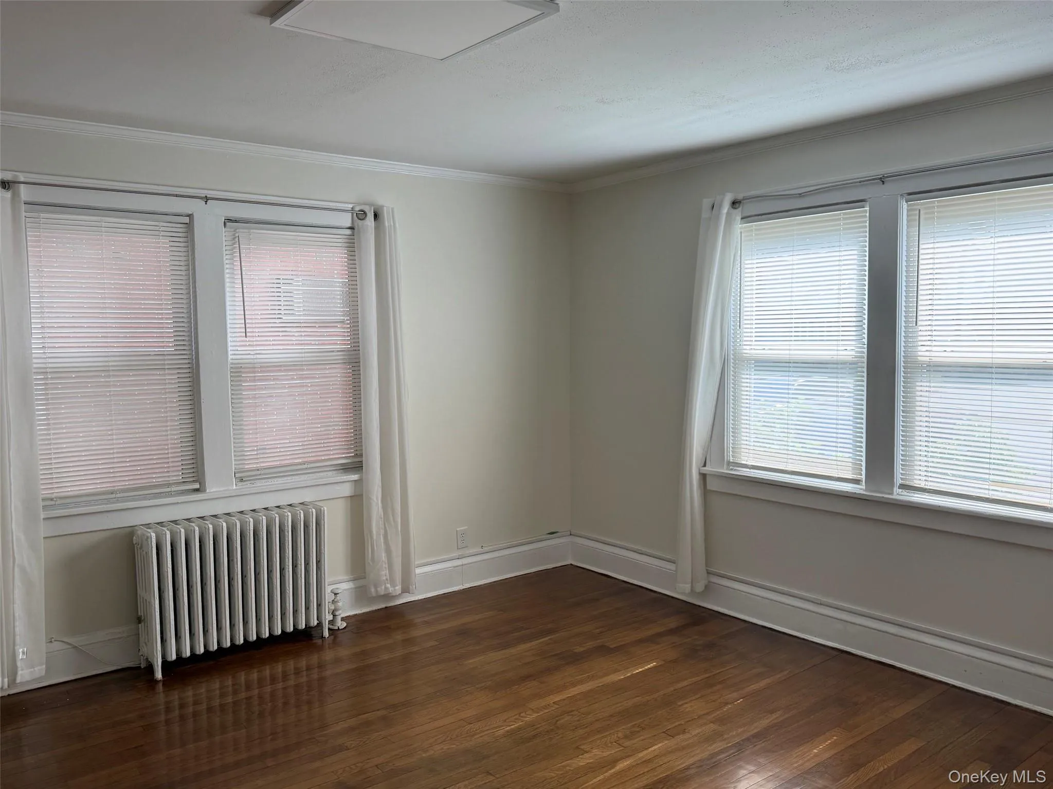 1082 Lynn Place, Hempstead, NY, 2 Bedrooms Bedrooms, 6 Rooms Rooms,2 BathroomsBathrooms,Residential Lease,For Rent,Lynn,0,1012965 1082 Lynn Place, Hempstead, NY, 2 Bedrooms Bedrooms, 6 Rooms Rooms,2 BathroomsBathrooms,Residential Lease,For Rent,Lynn,0,1012965