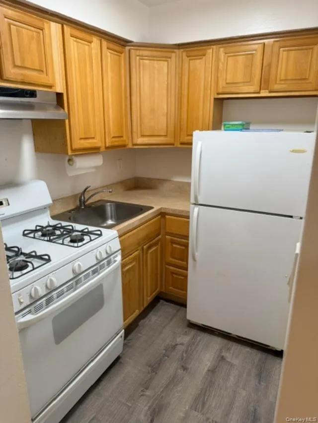 153-23 78th Street, New York, NY, 1 Bedroom Bedrooms, 3 Rooms Rooms,1 BathroomBathrooms,Residential,For Rent,78th,0,1012966 153-23 78th Street, New York, NY, 1 Bedroom Bedrooms, 3 Rooms Rooms,1 BathroomBathrooms,Residential,For Rent,78th,0,1012966