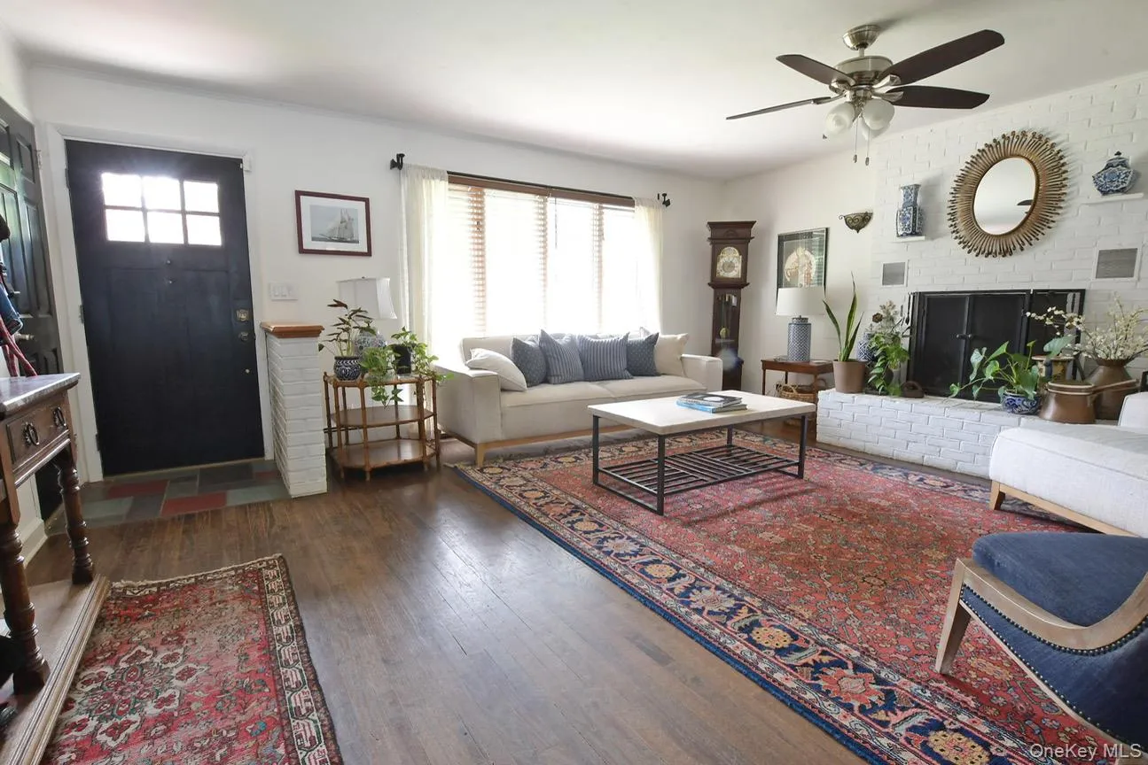 50 Deer Drive, Brookhaven, NY, 4 Bedrooms Bedrooms, 9 Rooms Rooms,3 BathroomsBathrooms,Residential,For Rent,Deer,0,1012972 50 Deer Drive, Brookhaven, NY, 4 Bedrooms Bedrooms, 9 Rooms Rooms,3 BathroomsBathrooms,Residential,For Rent,Deer,0,1012972