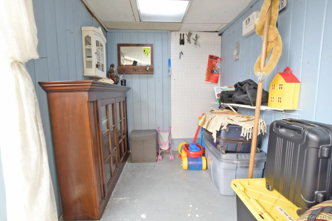 50 Deer Drive, Brookhaven, NY, 4 Bedrooms Bedrooms, 9 Rooms Rooms,3 BathroomsBathrooms,Residential,For Rent,Deer,0,1012972 50 Deer Drive, Brookhaven, NY, 4 Bedrooms Bedrooms, 9 Rooms Rooms,3 BathroomsBathrooms,Residential,For Rent,Deer,0,1012972