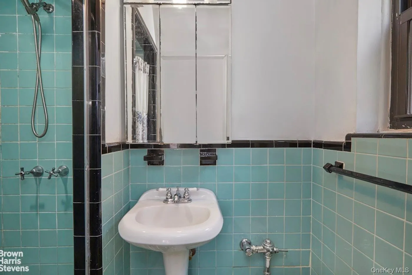 3616 Henry Hudson Parkway, New York, NY, 2 Bedrooms Bedrooms, 4 Rooms Rooms,2 BathroomsBathrooms,Residential,For Rent,Henry Hudson,0,1012974 3616 Henry Hudson Parkway, New York, NY, 2 Bedrooms Bedrooms, 4 Rooms Rooms,2 BathroomsBathrooms,Residential,For Rent,Henry Hudson,0,1012974