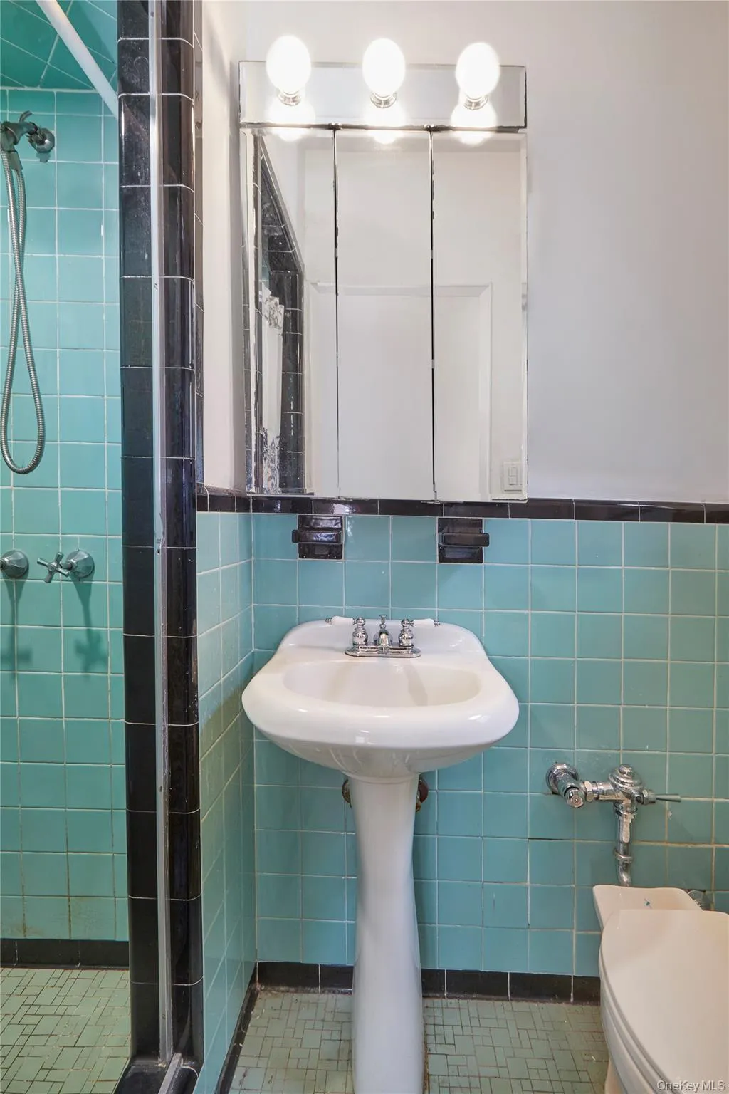 3616 Henry Hudson Parkway, New York, NY, 2 Bedrooms Bedrooms, 4 Rooms Rooms,2 BathroomsBathrooms,Residential,For Rent,Henry Hudson,0,KEY1012974 3616 Henry Hudson Parkway, New York, NY, 2 Bedrooms Bedrooms, 4 Rooms Rooms,2 BathroomsBathrooms,Residential,For Rent,Henry Hudson,0,KEY1012974