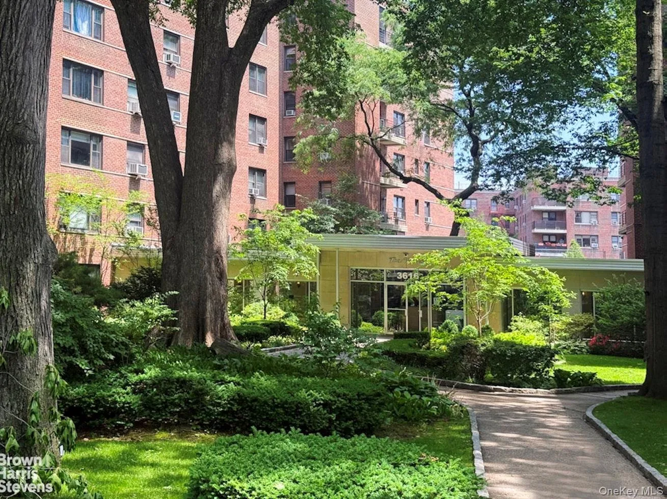 3616 Henry Hudson Parkway, New York, NY, 2 Bedrooms Bedrooms, 4 Rooms Rooms,2 BathroomsBathrooms,Residential,For Rent,Henry Hudson,0,1012974 3616 Henry Hudson Parkway, New York, NY, 2 Bedrooms Bedrooms, 4 Rooms Rooms,2 BathroomsBathrooms,Residential,For Rent,Henry Hudson,0,1012974