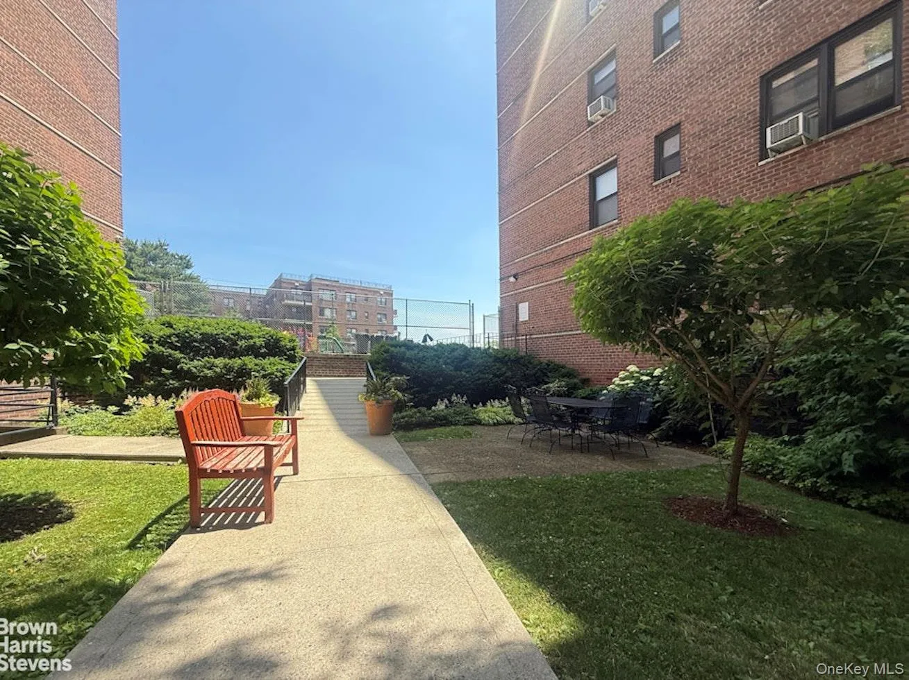 3616 Henry Hudson Parkway, New York, NY, 2 Bedrooms Bedrooms, 4 Rooms Rooms,2 BathroomsBathrooms,Residential,For Rent,Henry Hudson,0,1012974 3616 Henry Hudson Parkway, New York, NY, 2 Bedrooms Bedrooms, 4 Rooms Rooms,2 BathroomsBathrooms,Residential,For Rent,Henry Hudson,0,1012974
