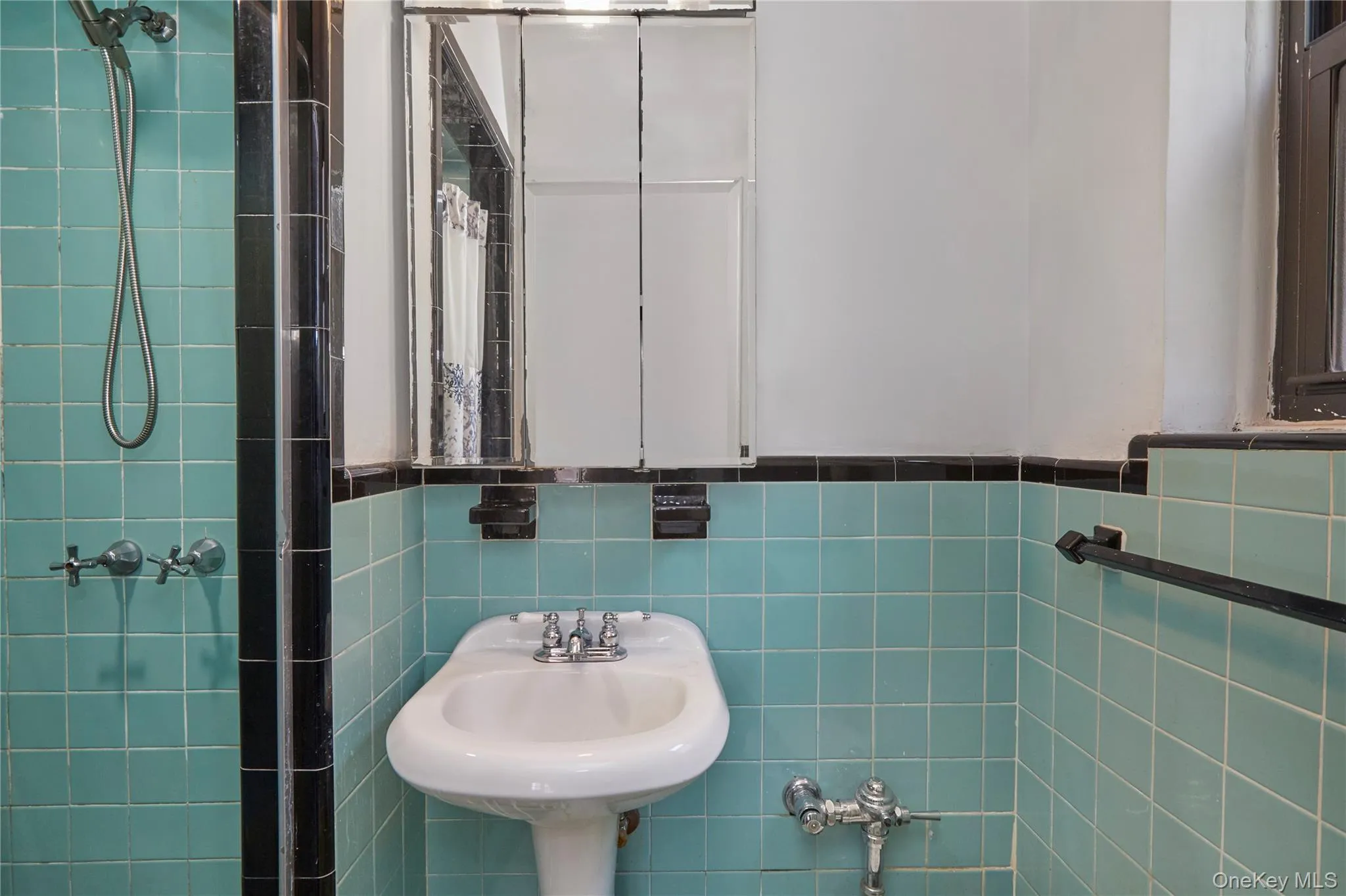 3616 Henry Hudson Parkway, New York, NY, 2 Bedrooms Bedrooms, 4 Rooms Rooms,2 BathroomsBathrooms,Residential,For Rent,Henry Hudson,0,KEY1012974 3616 Henry Hudson Parkway, New York, NY, 2 Bedrooms Bedrooms, 4 Rooms Rooms,2 BathroomsBathrooms,Residential,For Rent,Henry Hudson,0,KEY1012974