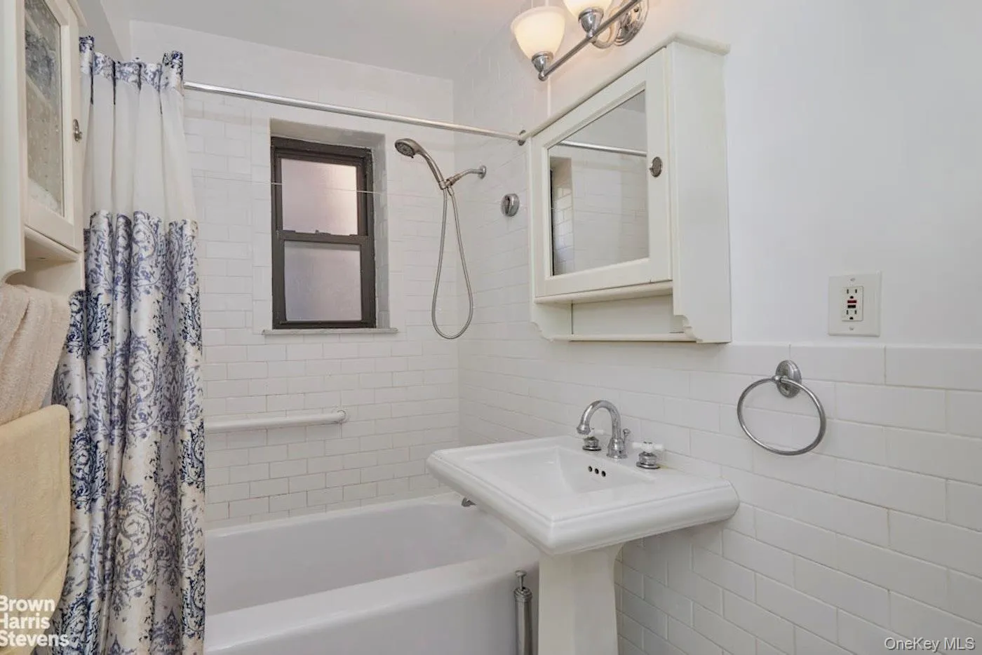 3616 Henry Hudson Parkway, New York, NY, 2 Bedrooms Bedrooms, 4 Rooms Rooms,2 BathroomsBathrooms,Residential,For Rent,Henry Hudson,0,1012974 3616 Henry Hudson Parkway, New York, NY, 2 Bedrooms Bedrooms, 4 Rooms Rooms,2 BathroomsBathrooms,Residential,For Rent,Henry Hudson,0,1012974