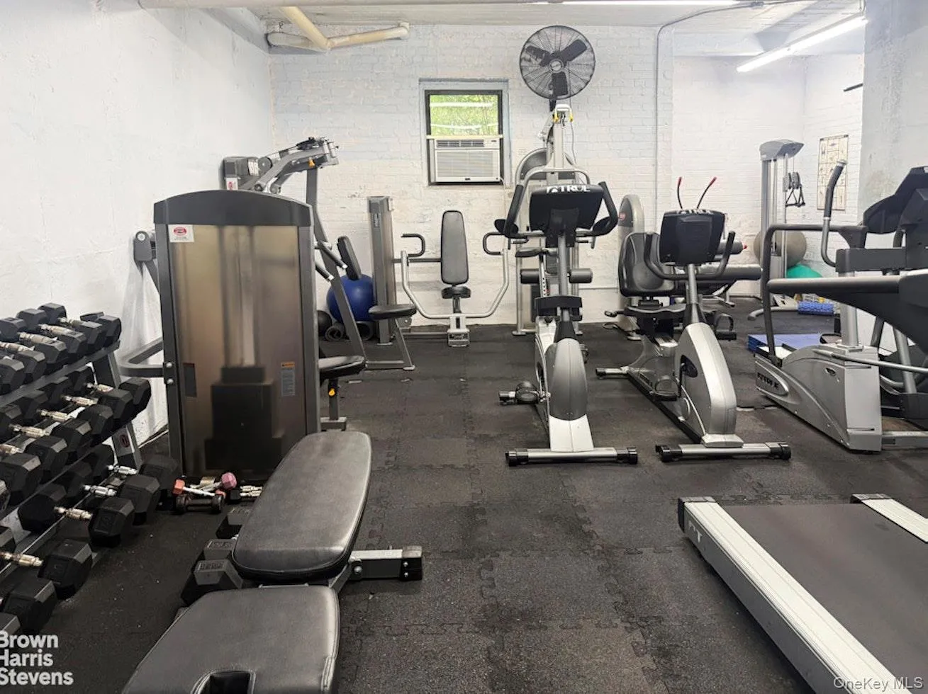 3616 Henry Hudson Parkway, New York, NY, 2 Bedrooms Bedrooms, 4 Rooms Rooms,2 BathroomsBathrooms,Residential,For Rent,Henry Hudson,0,1012974 3616 Henry Hudson Parkway, New York, NY, 2 Bedrooms Bedrooms, 4 Rooms Rooms,2 BathroomsBathrooms,Residential,For Rent,Henry Hudson,0,1012974