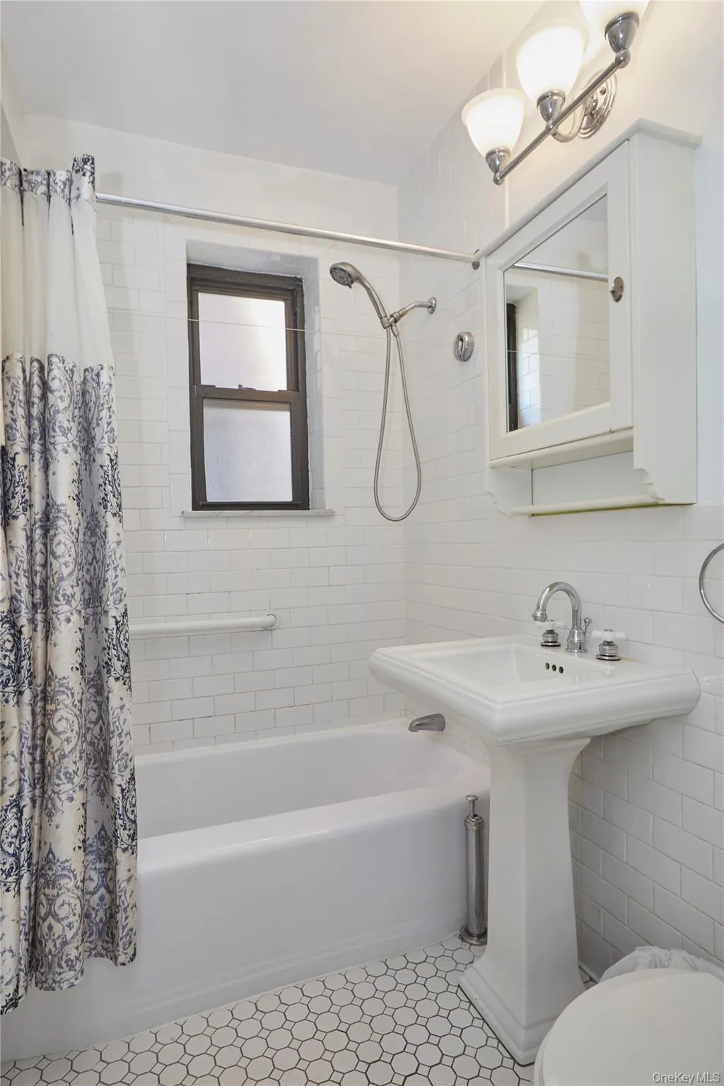 3616 Henry Hudson Parkway, New York, NY, 2 Bedrooms Bedrooms, 4 Rooms Rooms,2 BathroomsBathrooms,Residential,For Rent,Henry Hudson,0,KEY1012974 3616 Henry Hudson Parkway, New York, NY, 2 Bedrooms Bedrooms, 4 Rooms Rooms,2 BathroomsBathrooms,Residential,For Rent,Henry Hudson,0,KEY1012974